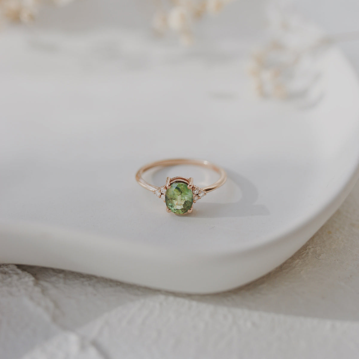 Oval Green Sapphire Engagement Ring With Diamond - Art Deco Style Orizzo fine jewelry