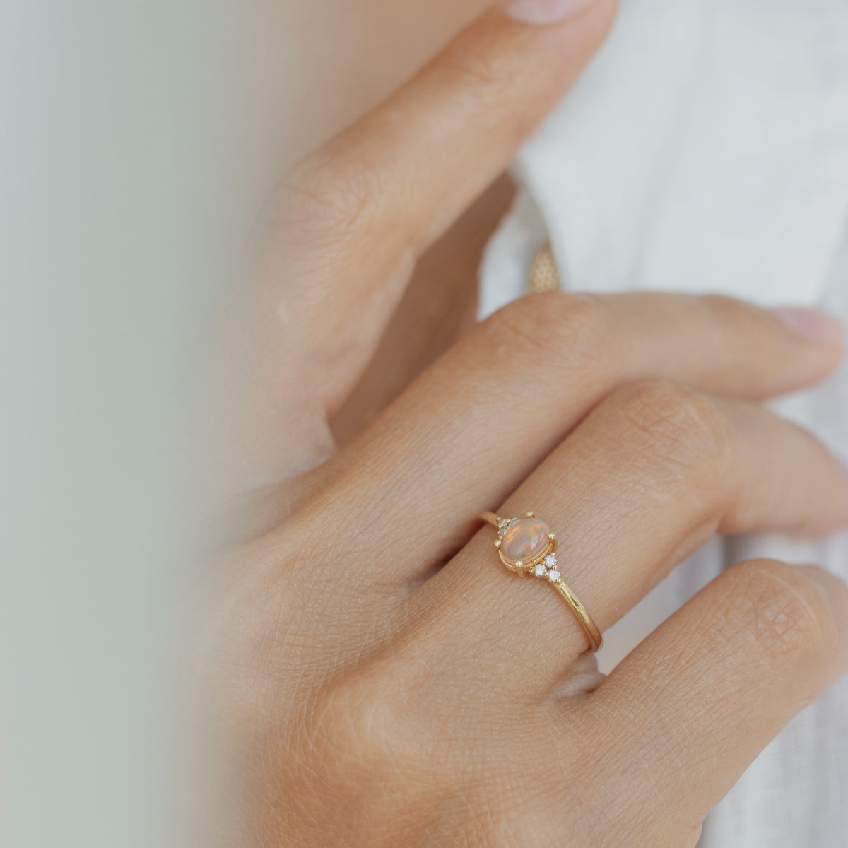 Opal Engagement Ring With Diamond - Art Deco Style Orizzo fine jewelry