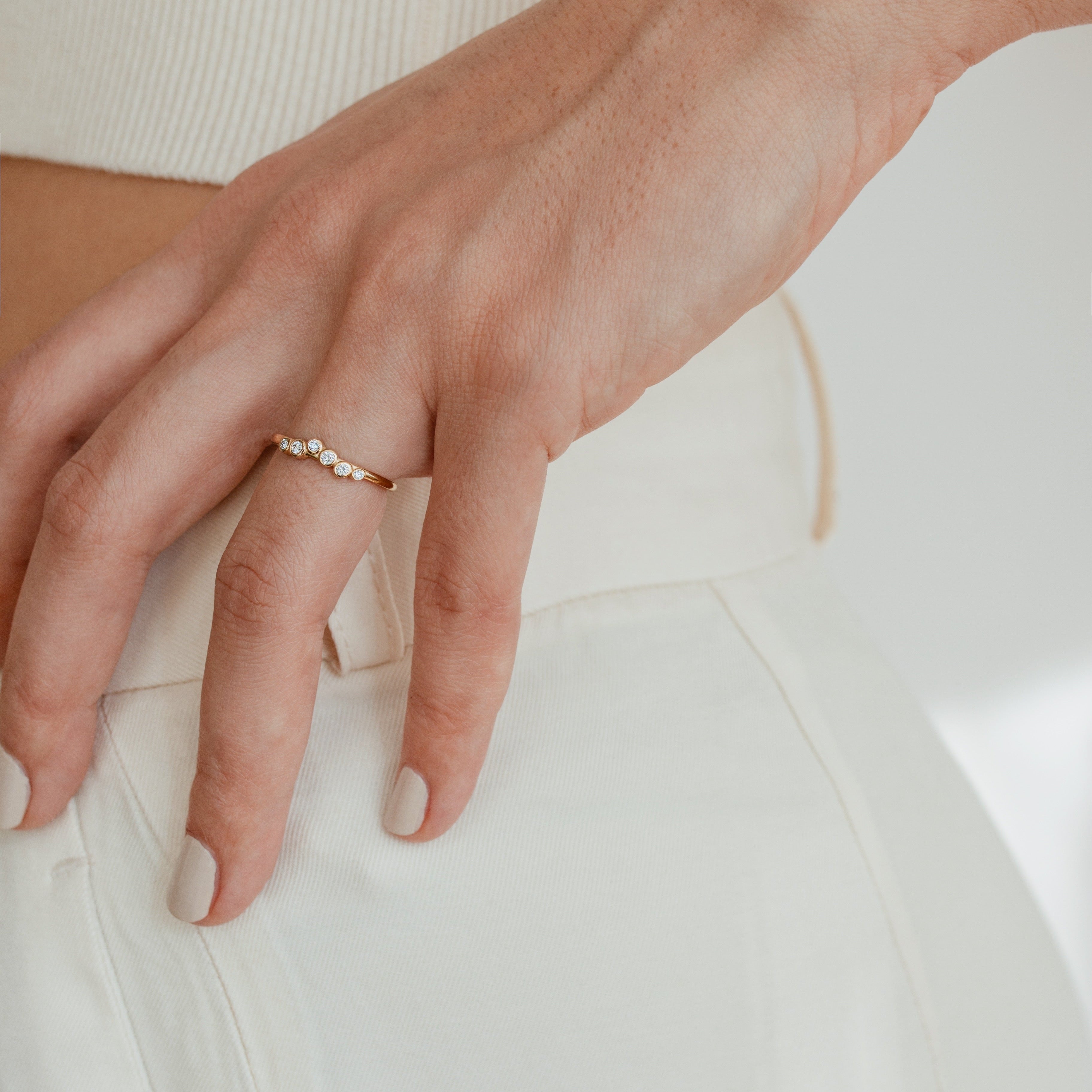 Bezel Diamond Cluster Ring Orizzo fine jewelry