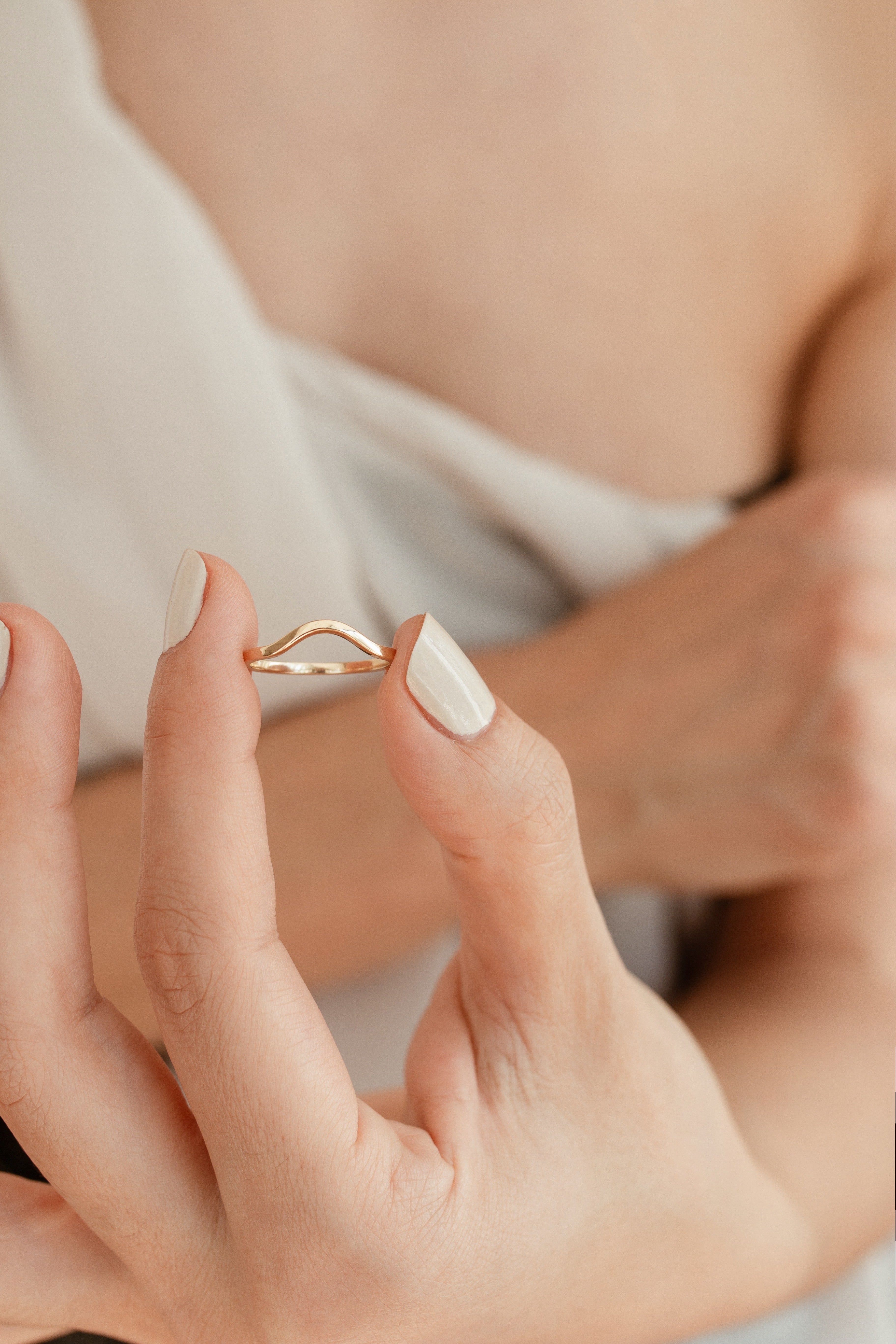 Curved Wedding Band in 14k Gold Orizzo fine jewelry