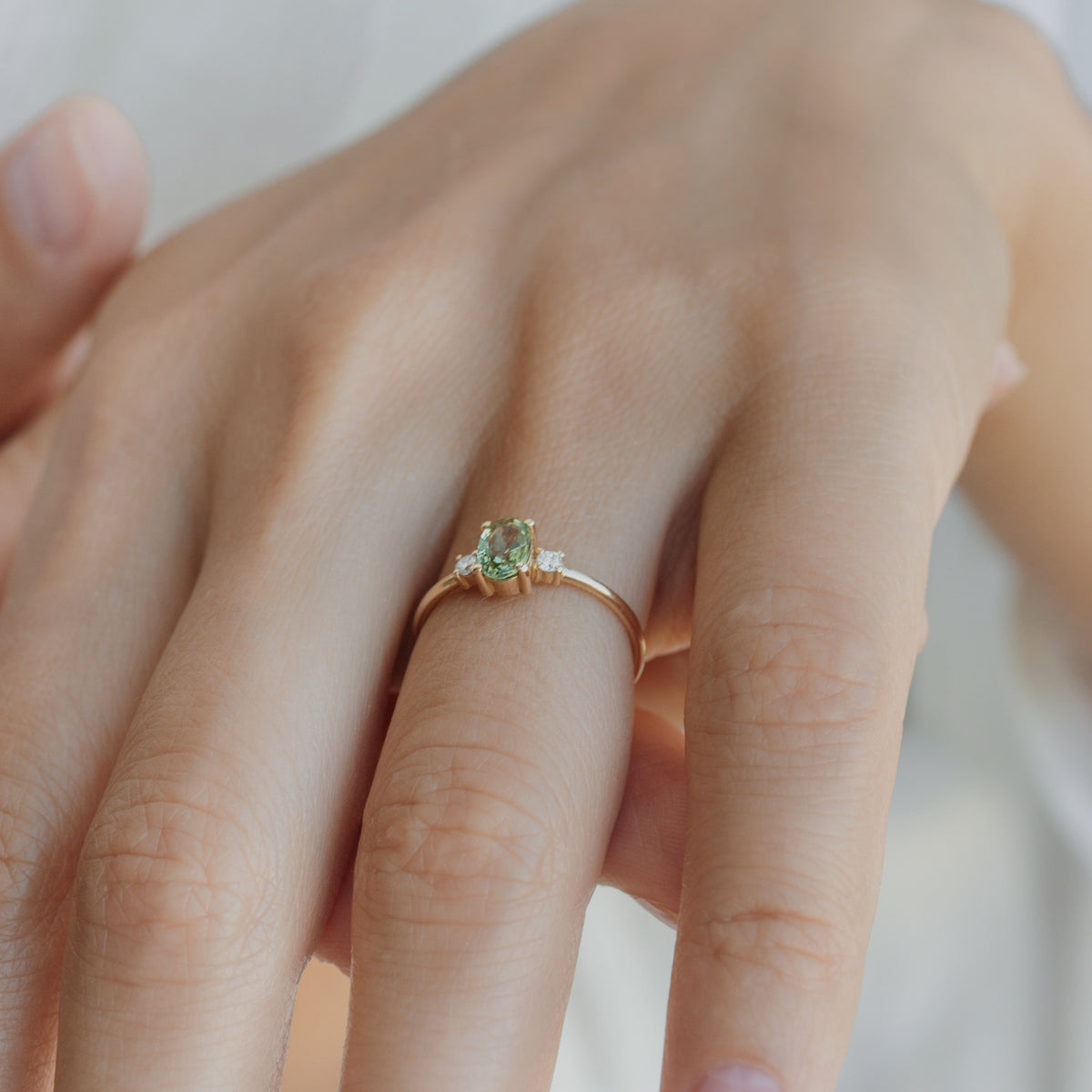 Oval Green Sapphire Engagement Ring With Diamond Orizzo fine jewelry