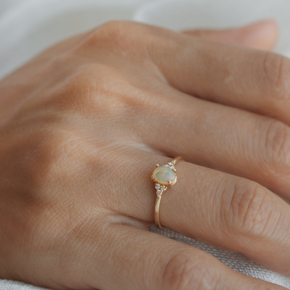 Opal Engagement Ring With Diamond - Art Deco Style Orizzo fine jewelry