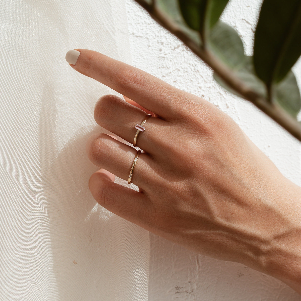 Solitaire Baguette Cut Pink Sapphire Ring Orizzo fine jewelry