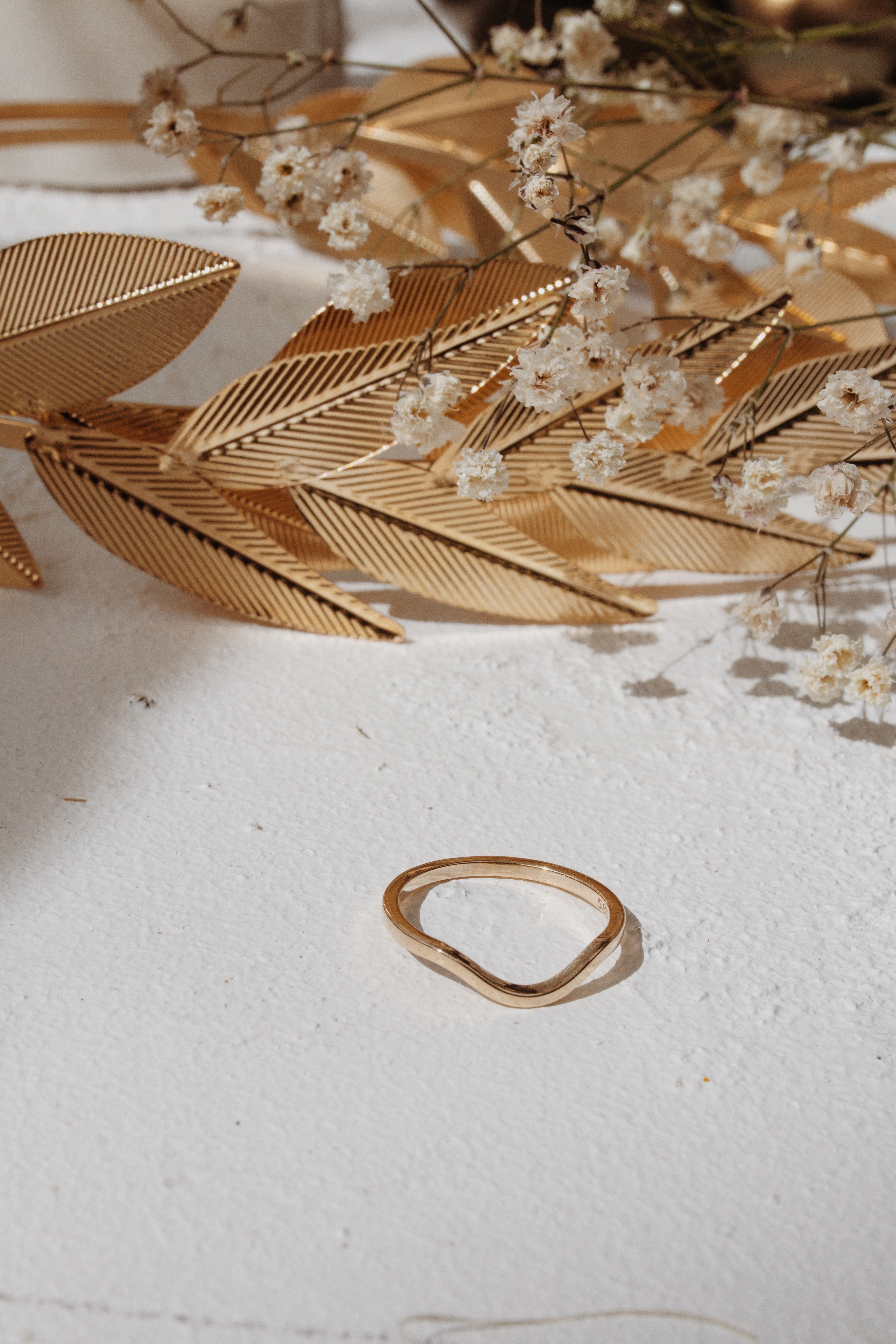 Curved Wedding Band in 14k Gold Orizzo fine jewelry