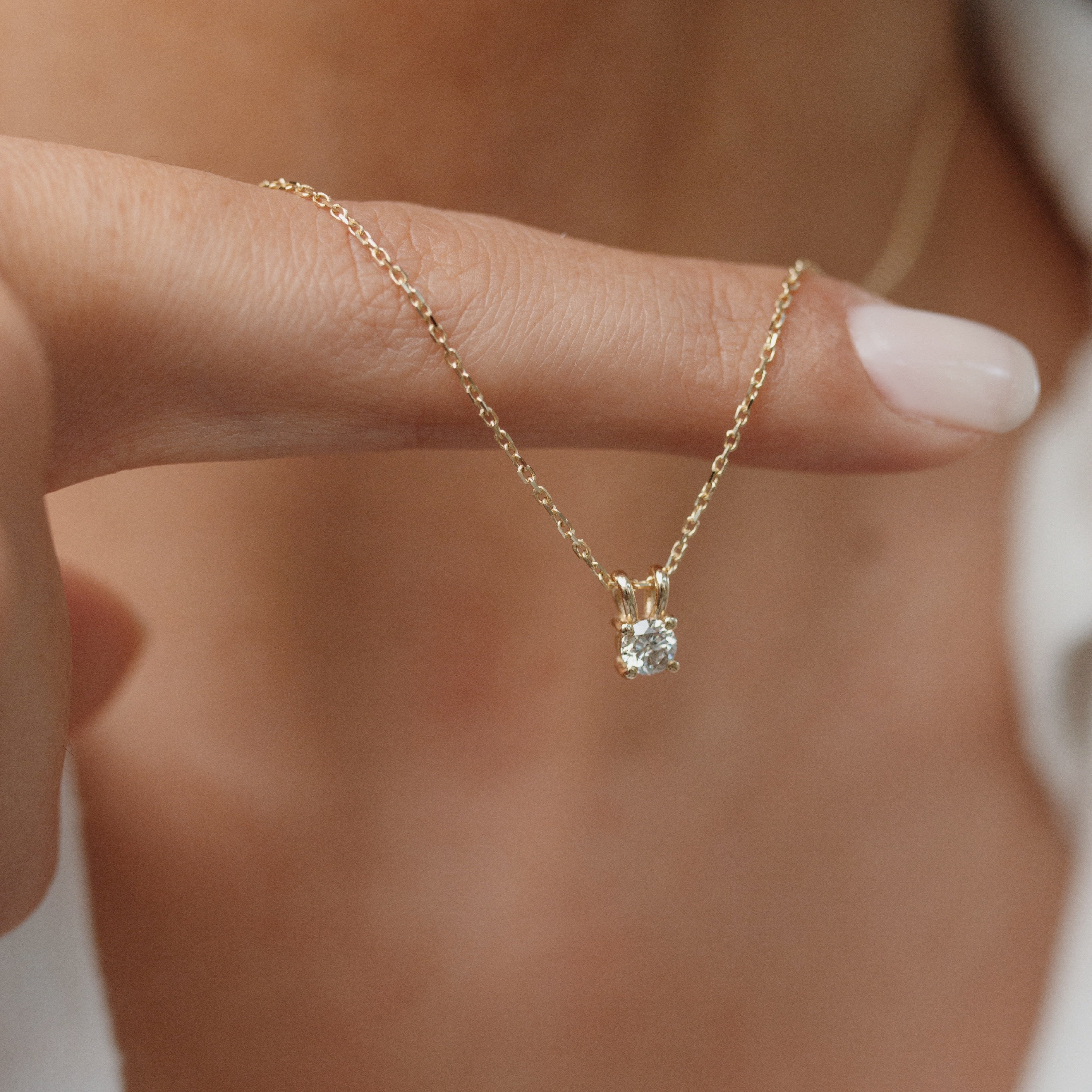 Zlatý náhrdelník se šampaňským diamantem – solitér, 14karátové zlato