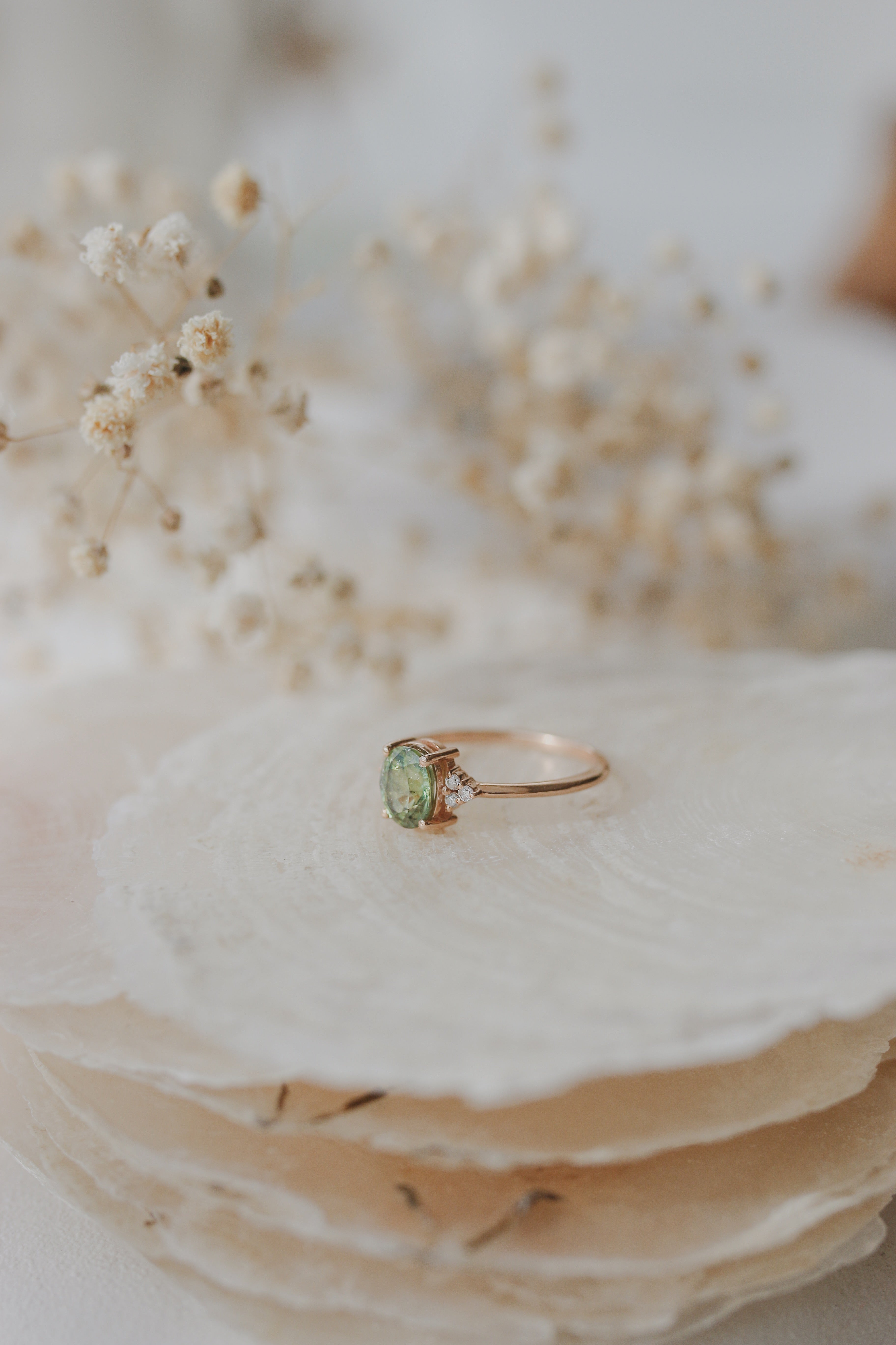 Oval Green Sapphire Engagement Ring With Diamond - Art Deco Style Orizzo fine jewelry