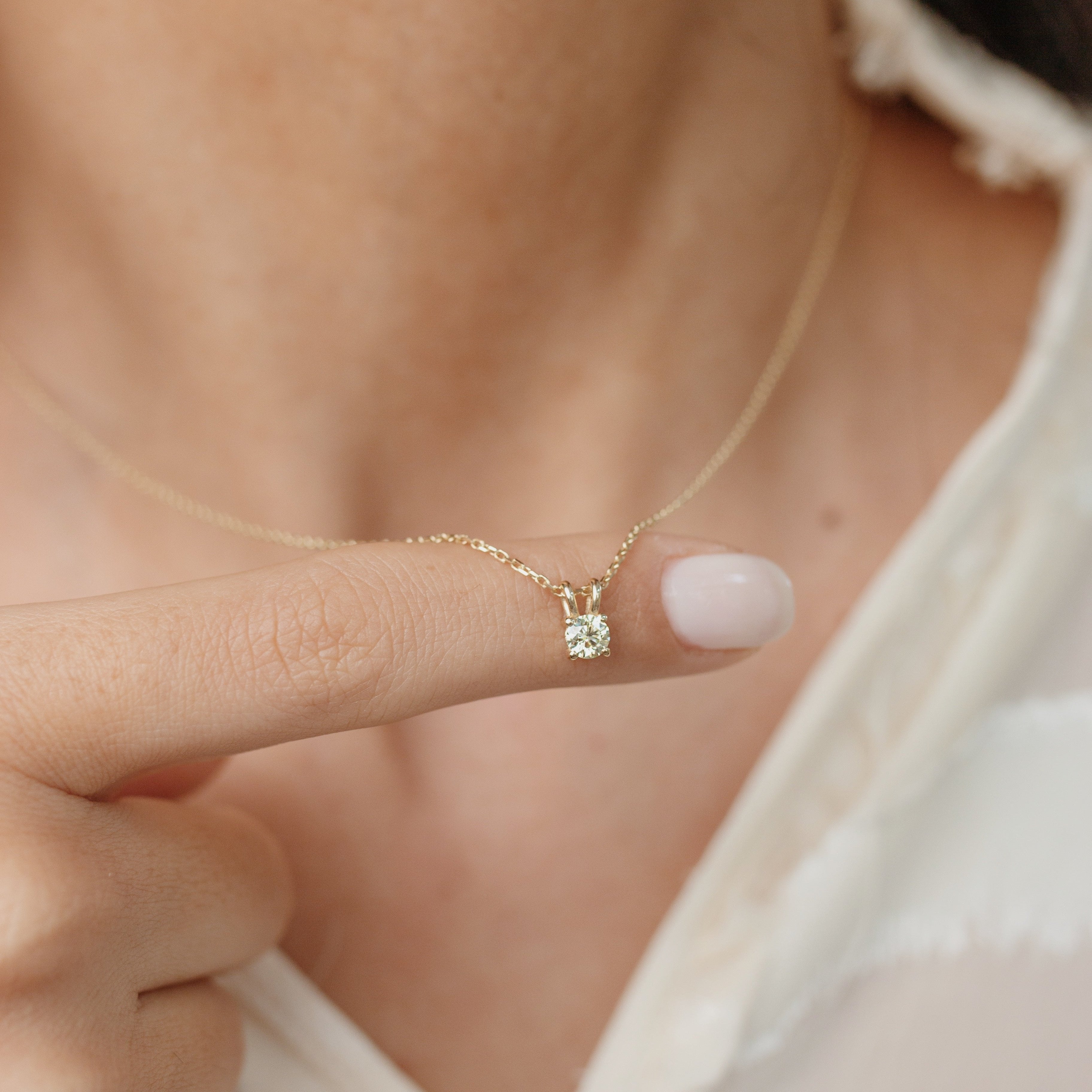 Zlatý náhrdelník se šampaňským diamantem – solitér, 14karátové zlato