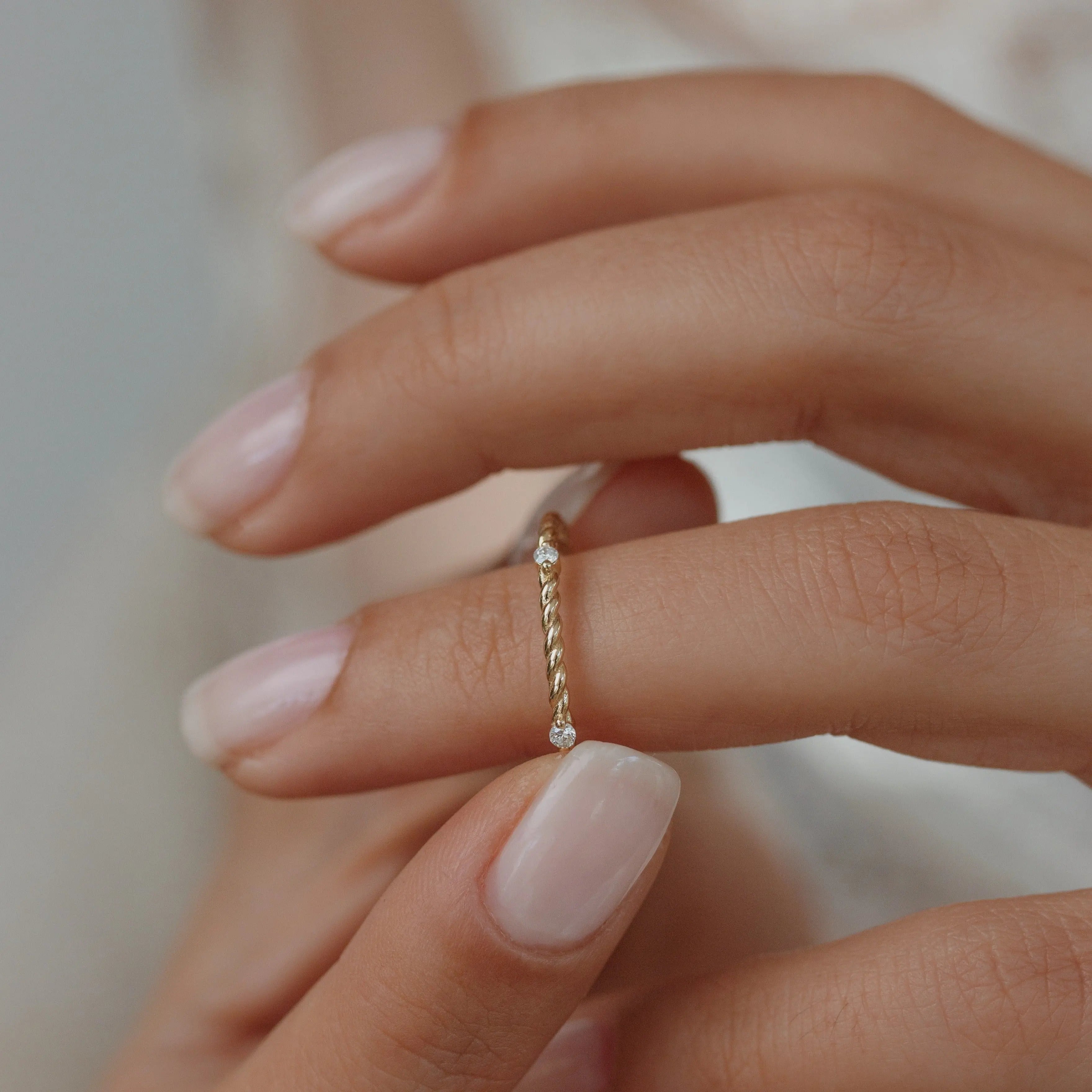 Twisted Wedding Band With Diamond Orizzo fine jewelry