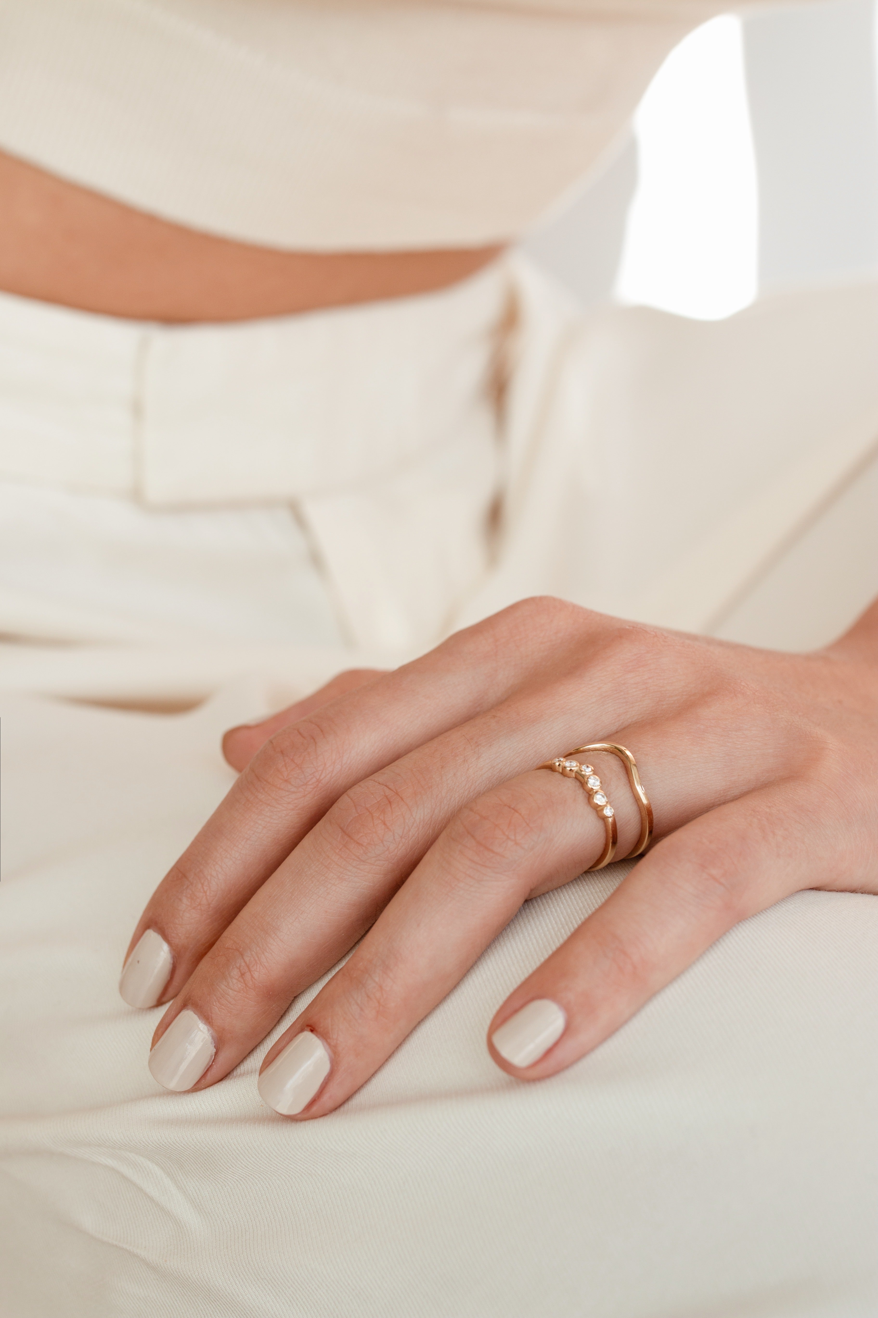 Curved Wedding Band in 14k Gold Orizzo fine jewelry