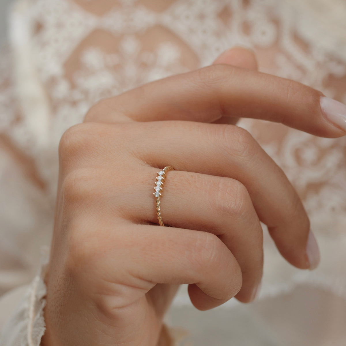 Twisted Band Diamond Ring Orizzo fine jewelry