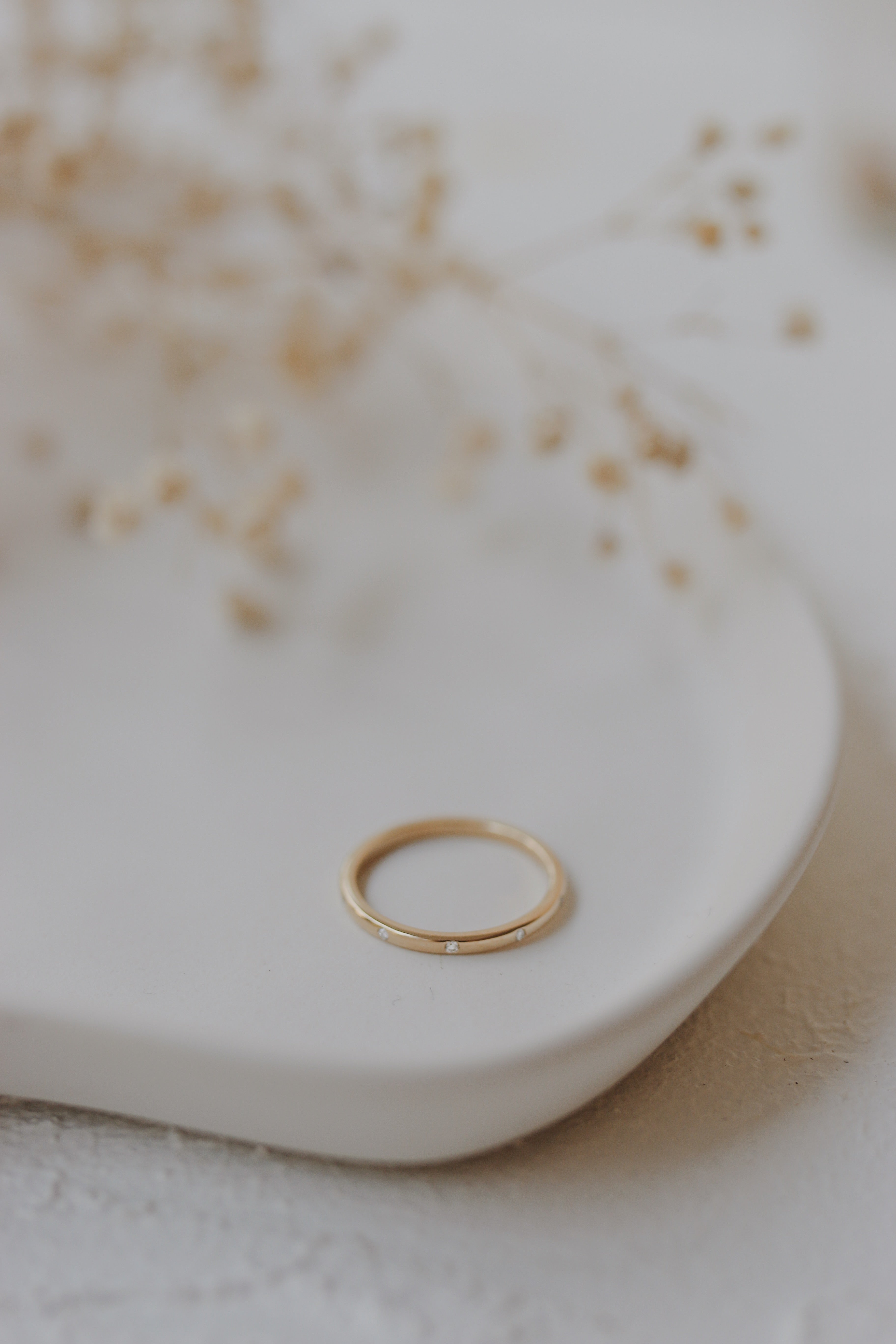 Flush Set Diamond Wedding Band Orizzo fine jewelry