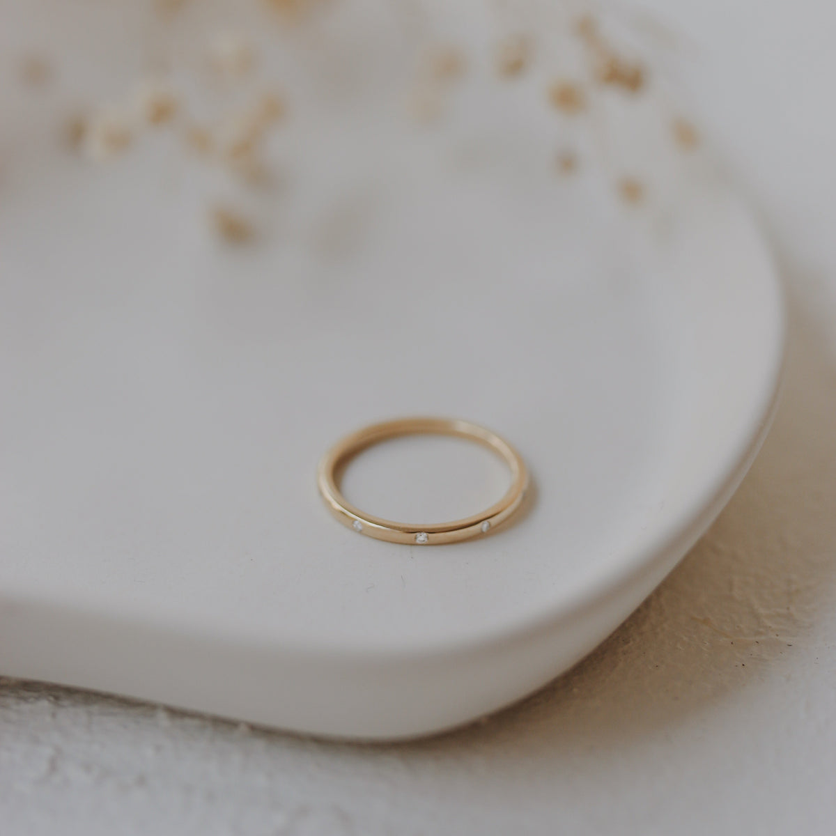 Flush Set Diamond Wedding Band Orizzo fine jewelry