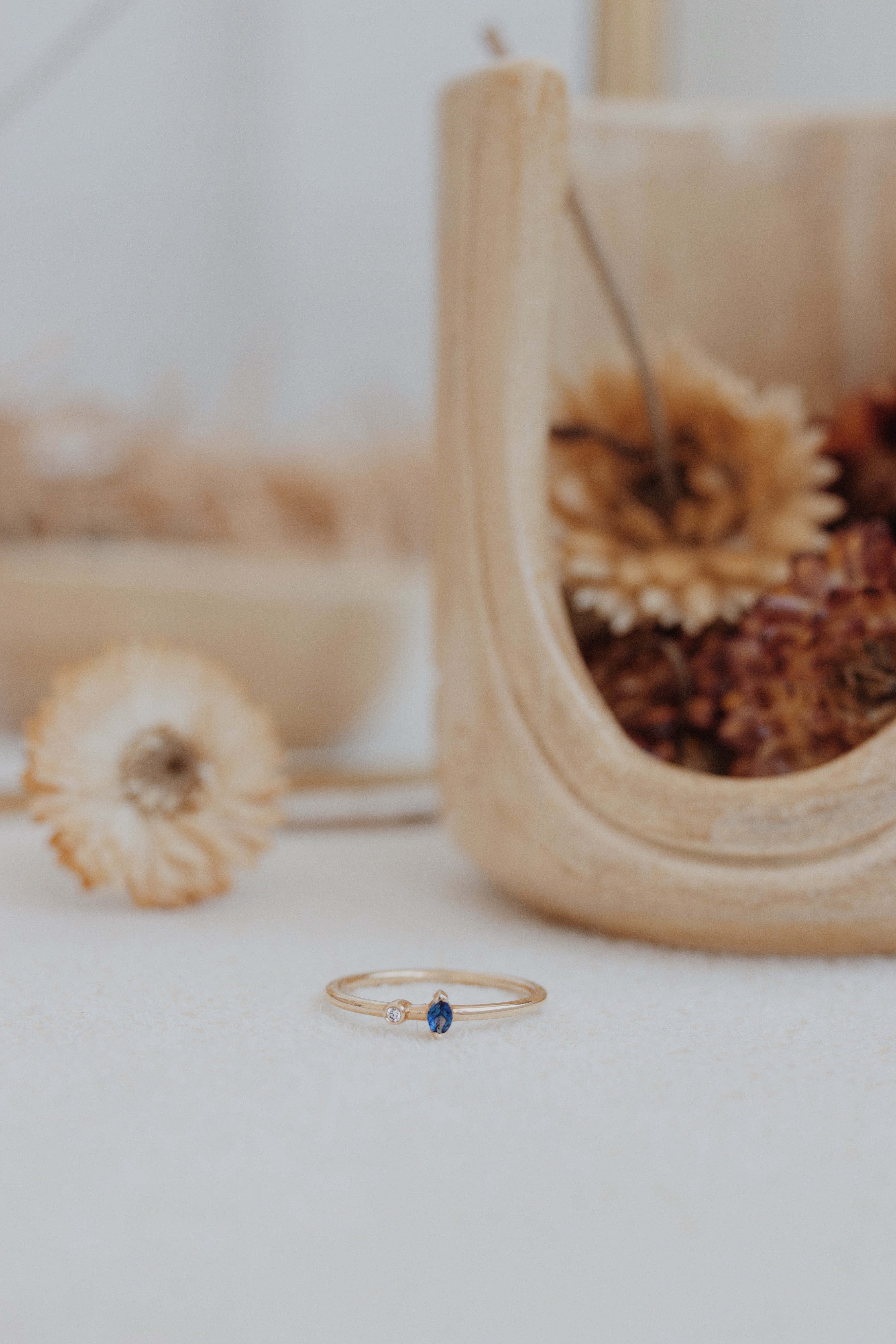 Marquise Sapphire and Round Diamond Minimal Ring Orizzo fine jewelry