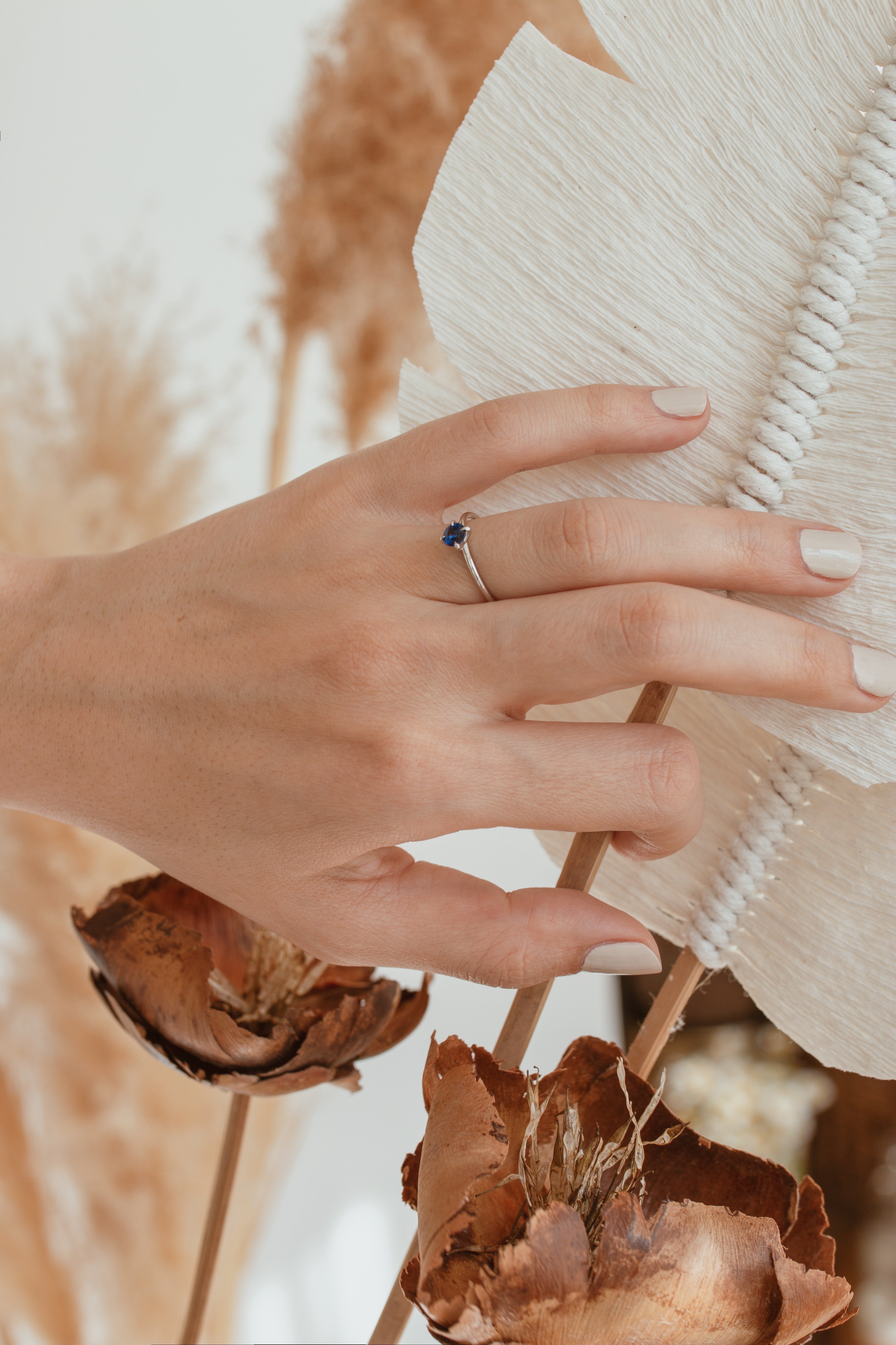 Solitaire Blue Sapphire Engagement Ring Orizzo fine jewelry
