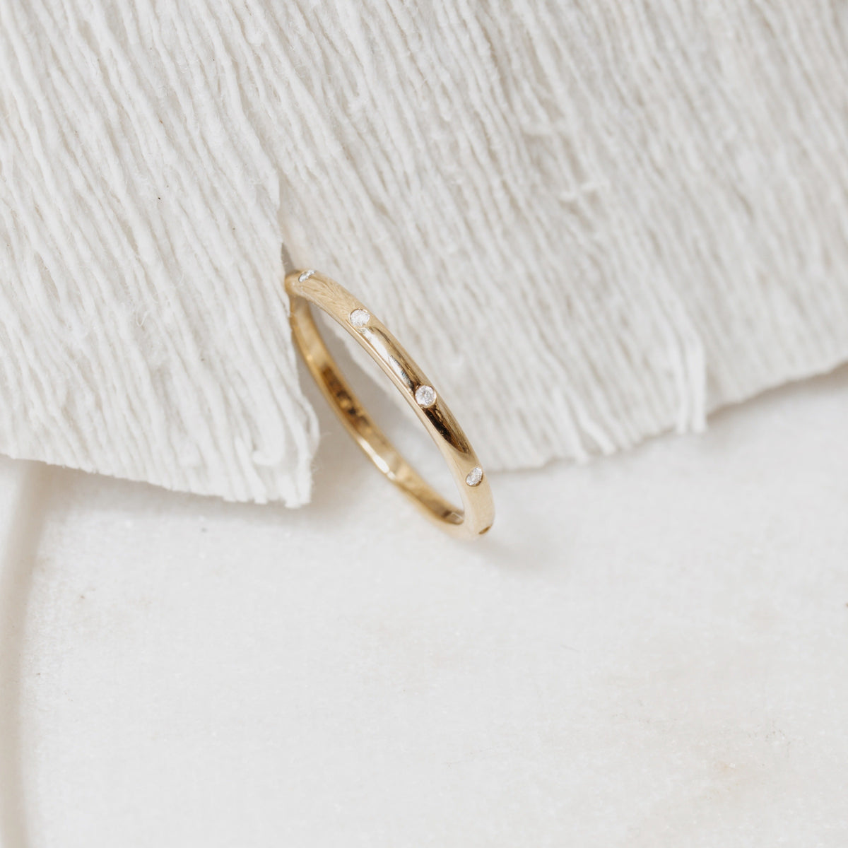 Flush Set Diamond Wedding Band Orizzo fine jewelry