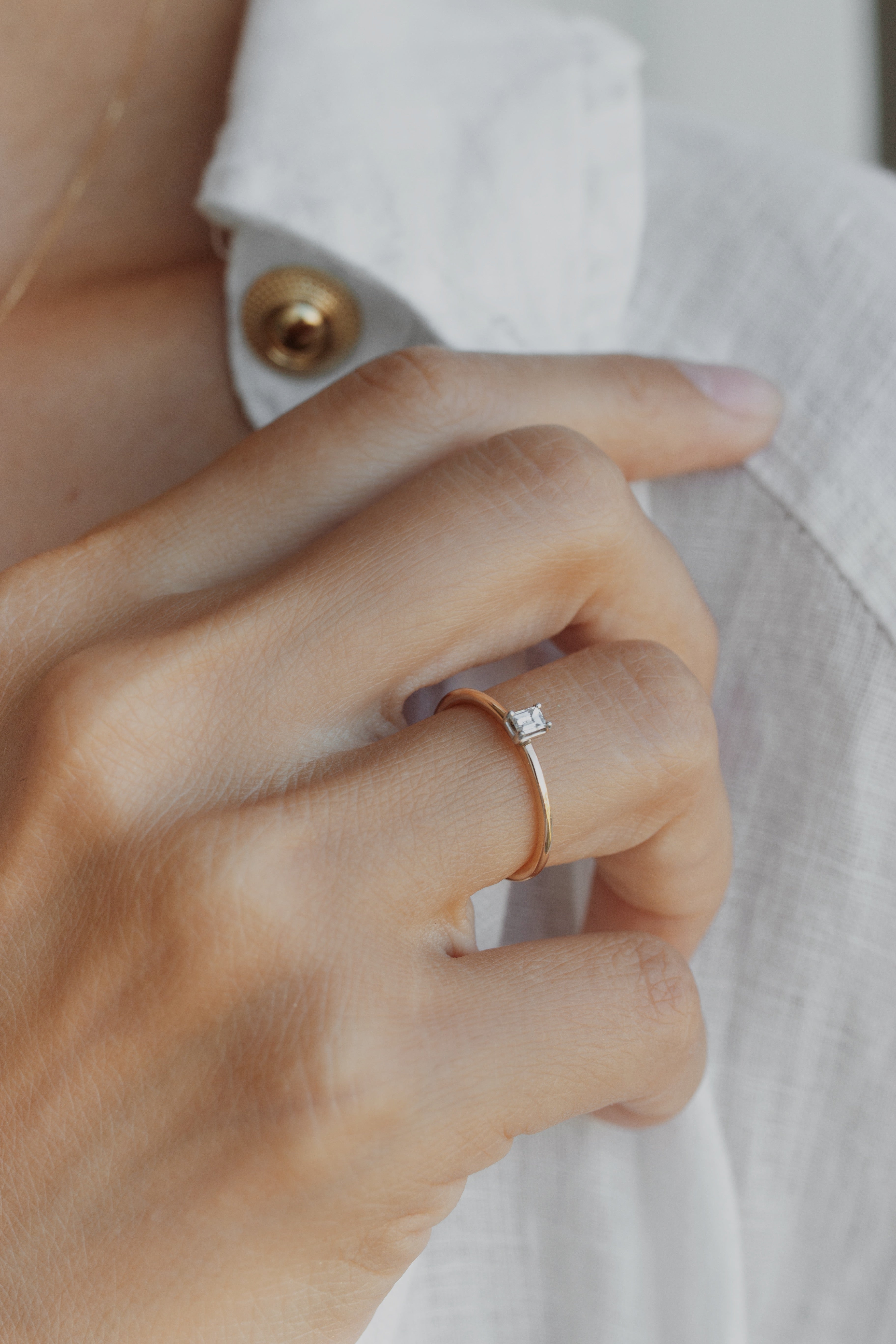 Solitaire Baguette Diamond Ring Orizzo fine jewelry