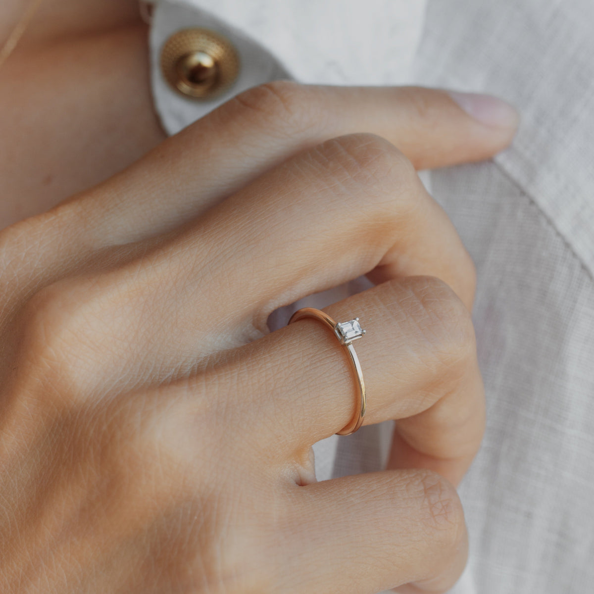 Solitaire Baguette Diamond Ring Orizzo fine jewelry
