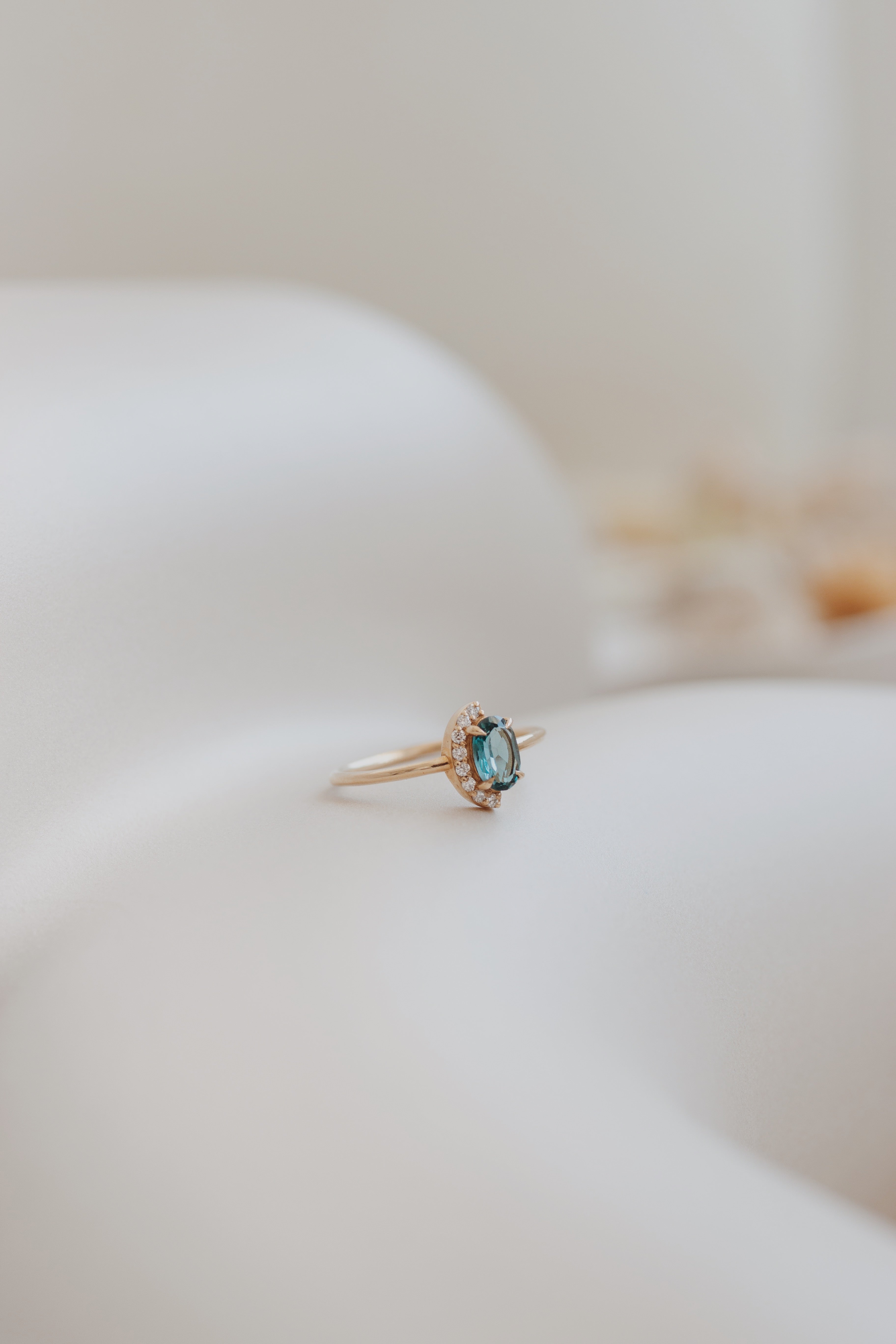 Oval London Blue Topaz Alternative Engagement Ring Orizzo fine jewelry
