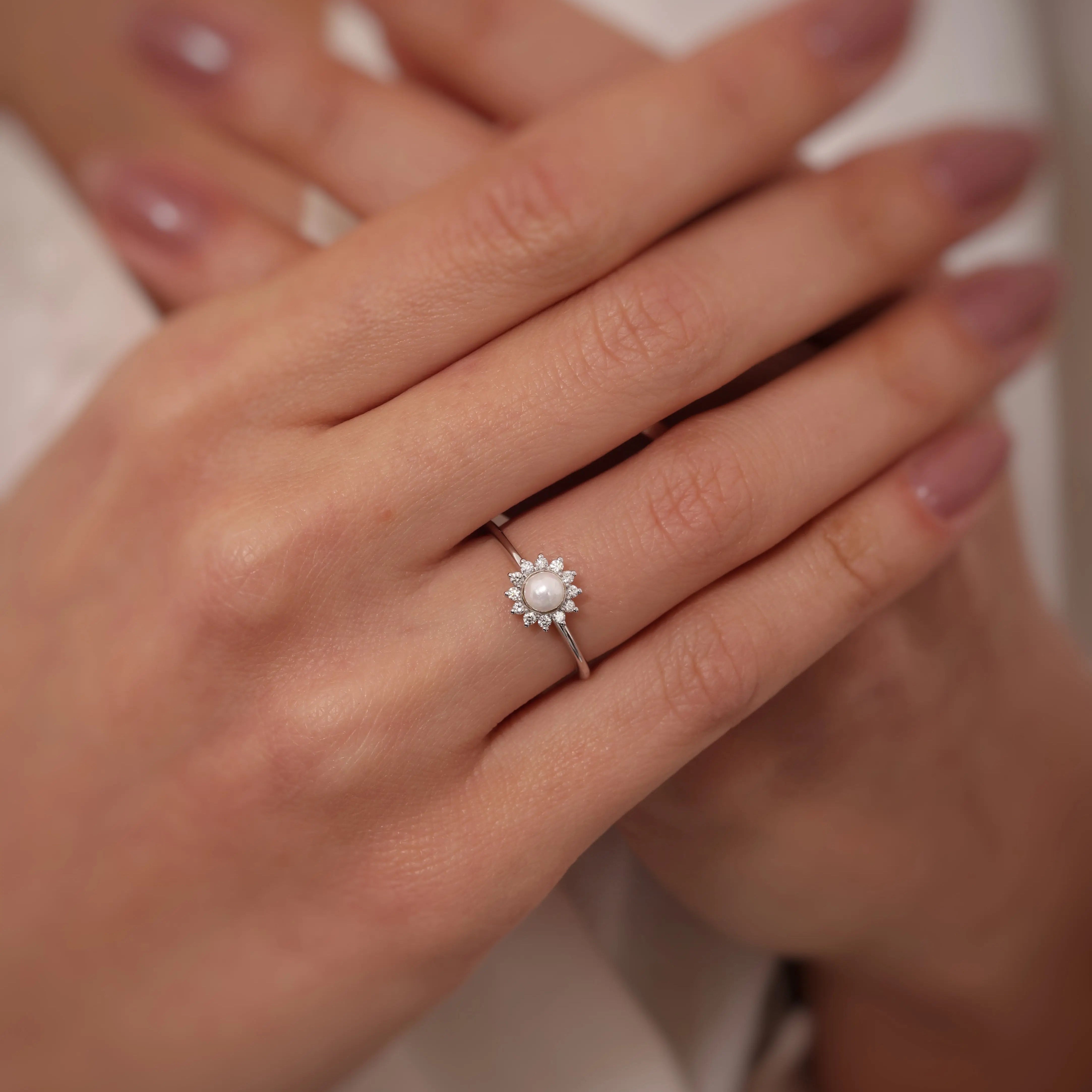 Pearl and Diamond Floral Engagement Ring in 14K Gold Orizzo fine jewelry