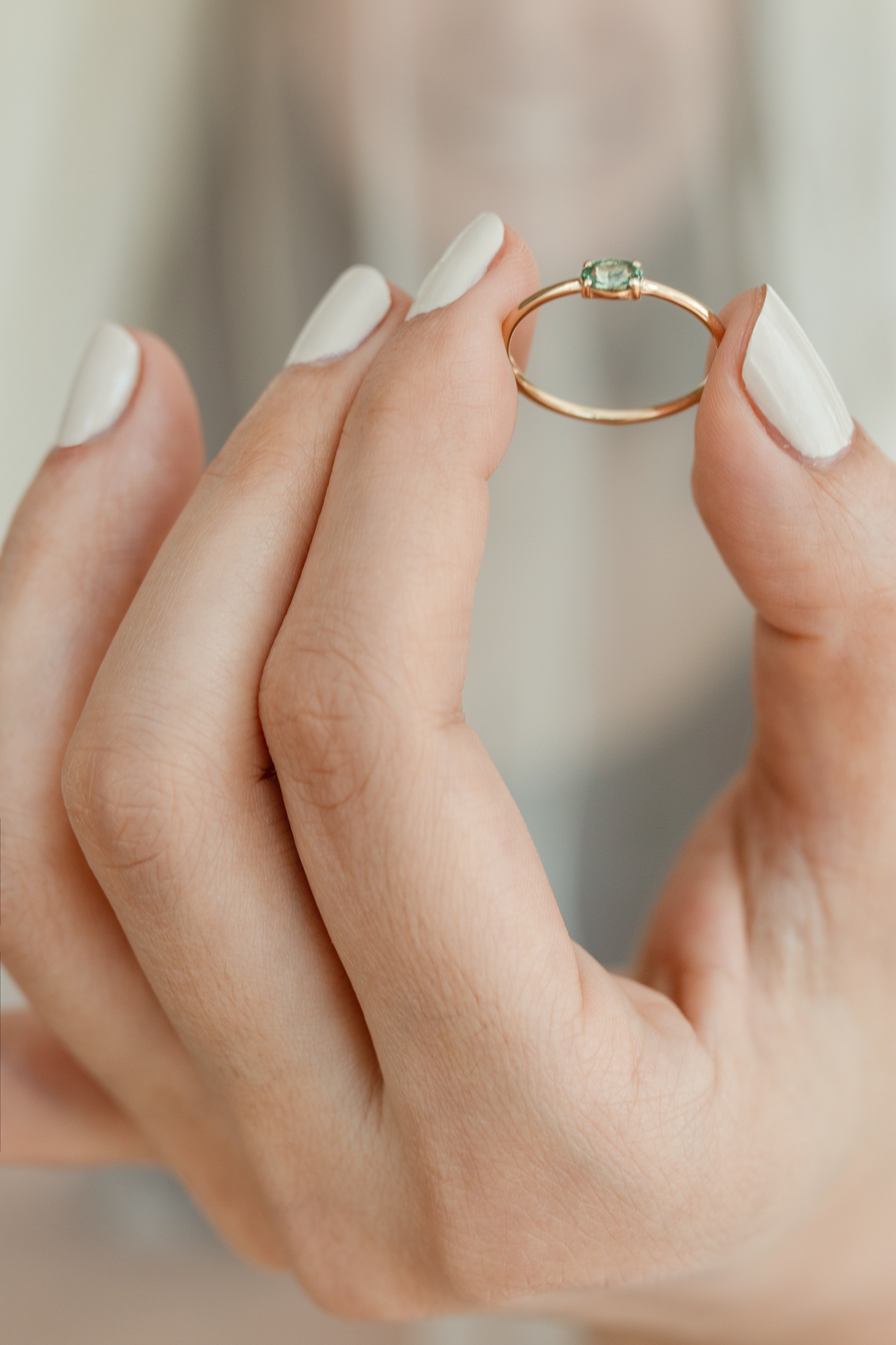 Solitaire Oval Green Sapphire Ring Orizzo fine jewelry