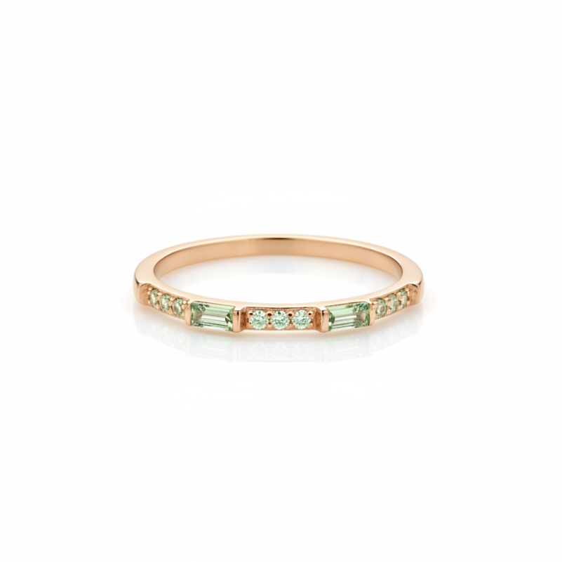 14 Karat Gold Eternity Ring mit Baguette-Grünem Saphir