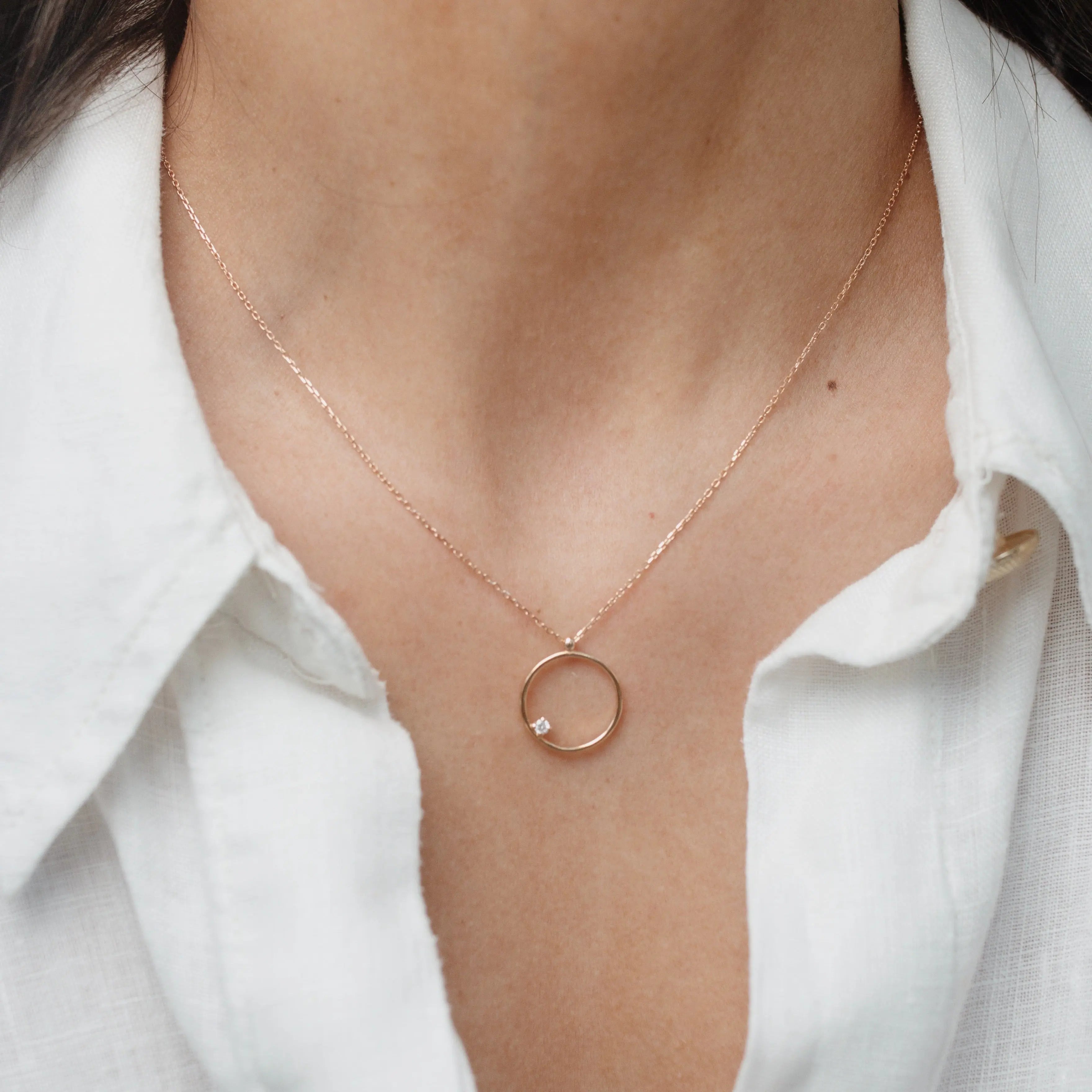14 Karat Gold Circle Hoop Necklace with Diamond Orizzo fine jewelry