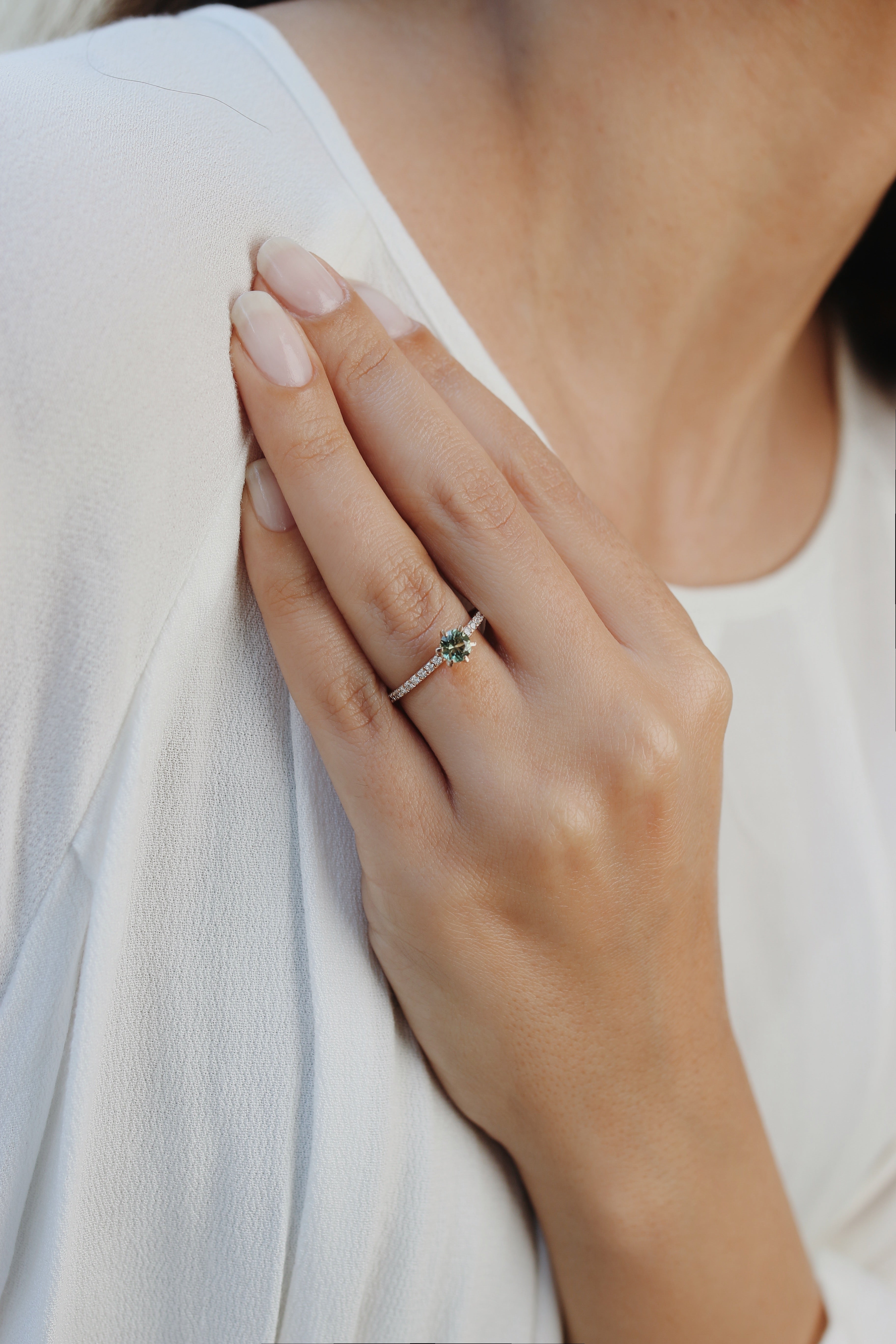 Green Sapphire Halo Engagement Ring With Diamond Orizzo fine jewelry