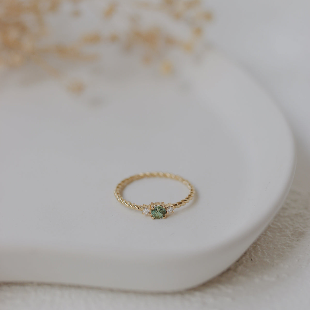 Twisted Band Green Sapphire Engagement Ring With Diamond Orizzo fine jewelry