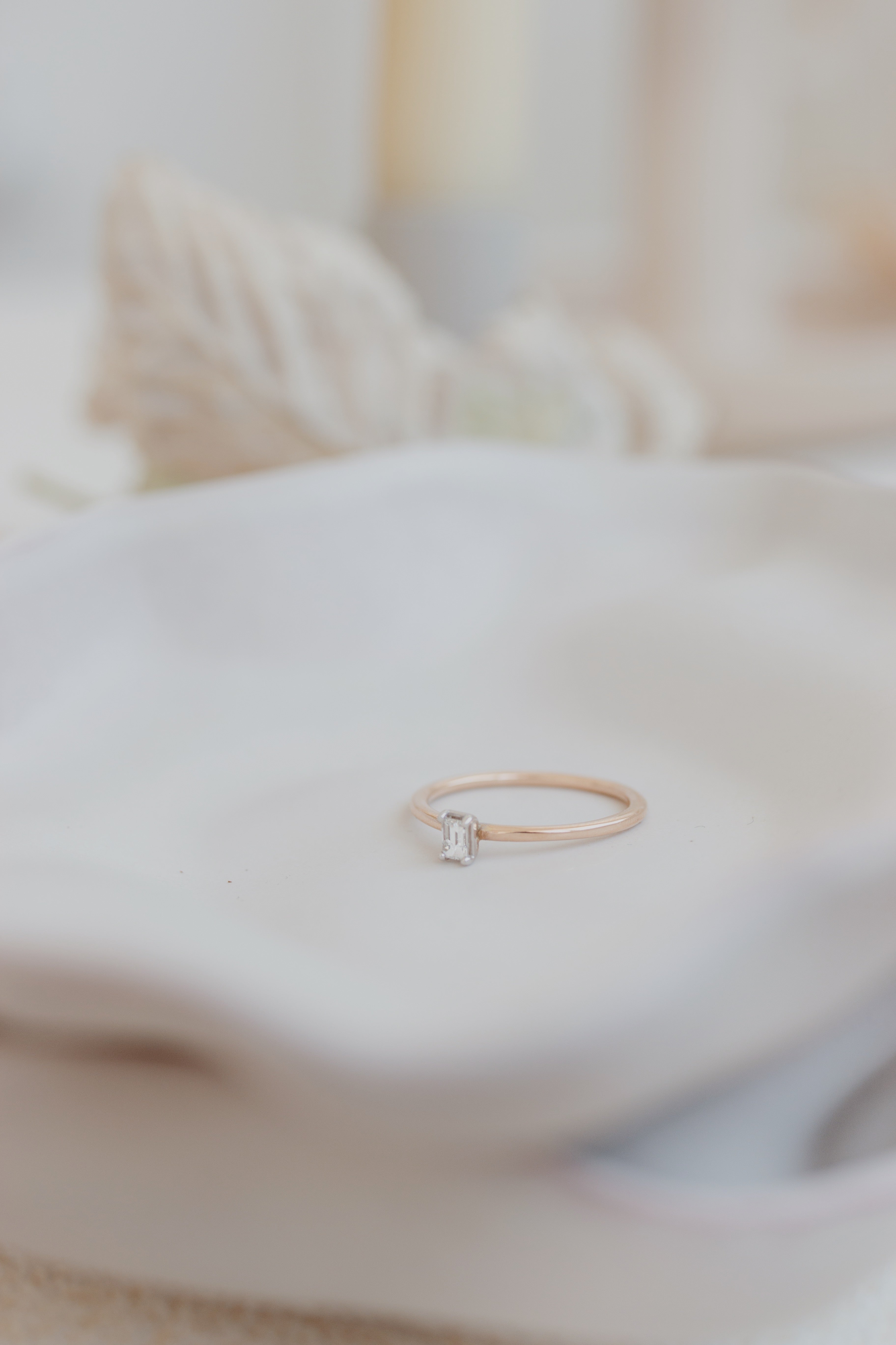 Solitaire Baguette Diamond Ring Orizzo fine jewelry