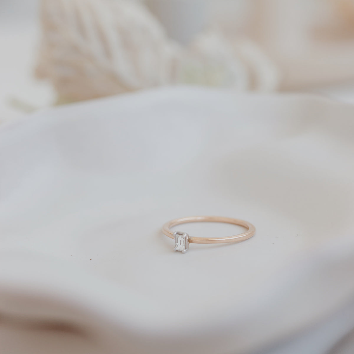 Solitaire Baguette Diamond Ring Orizzo fine jewelry