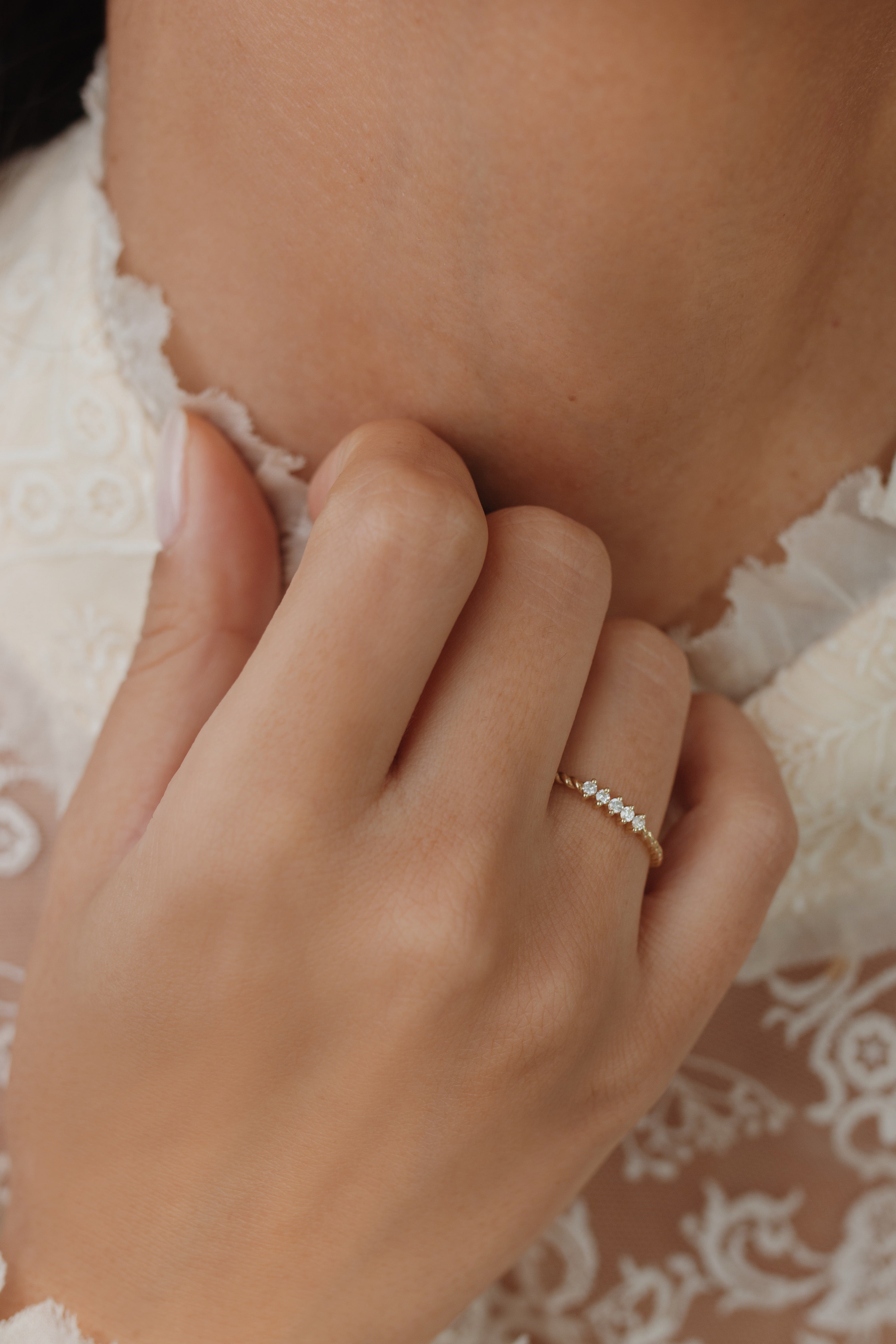 Twisted Band Diamond Ring Orizzo fine jewelry
