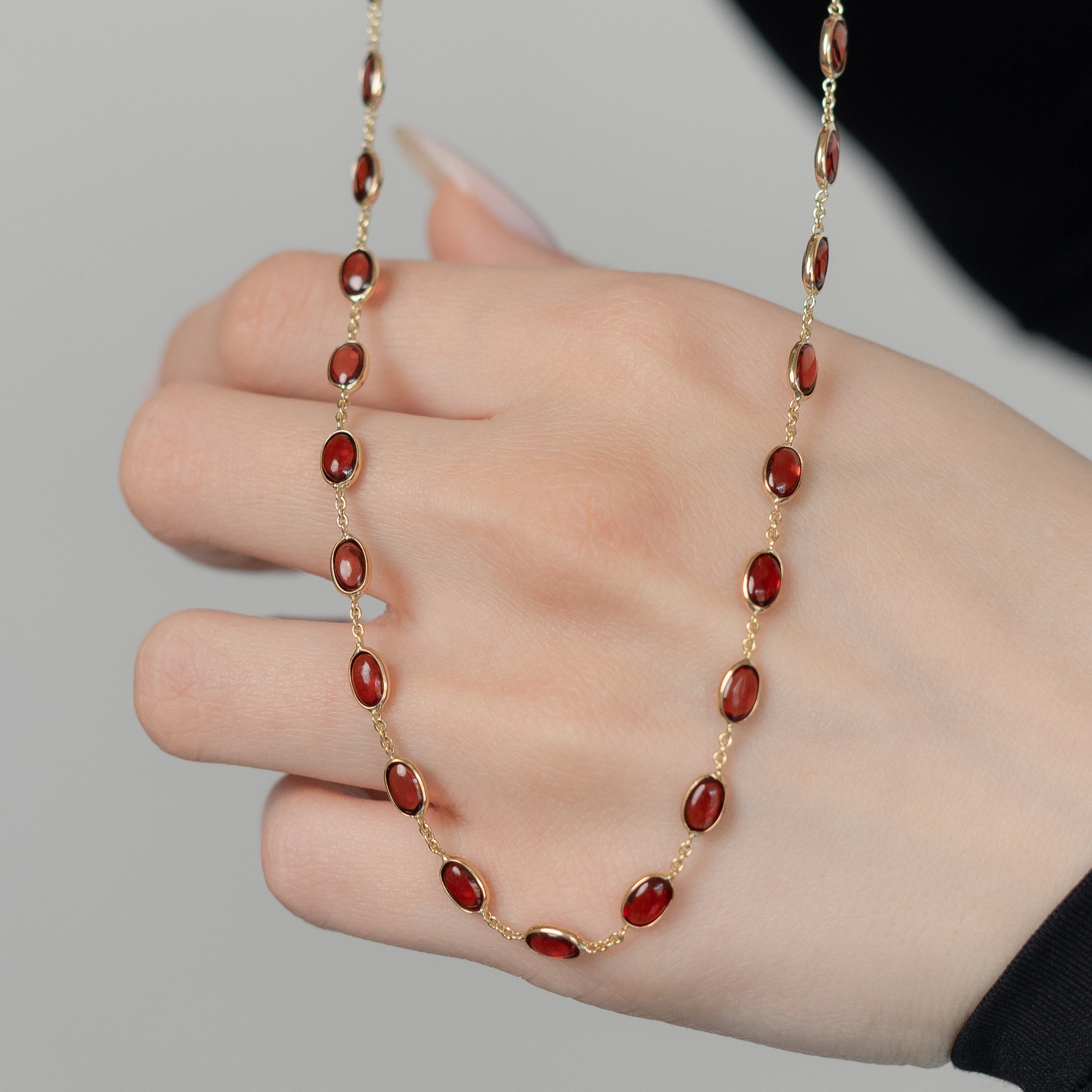 Elegant Capuchon Garnet Necklace In 14K Solid Gold