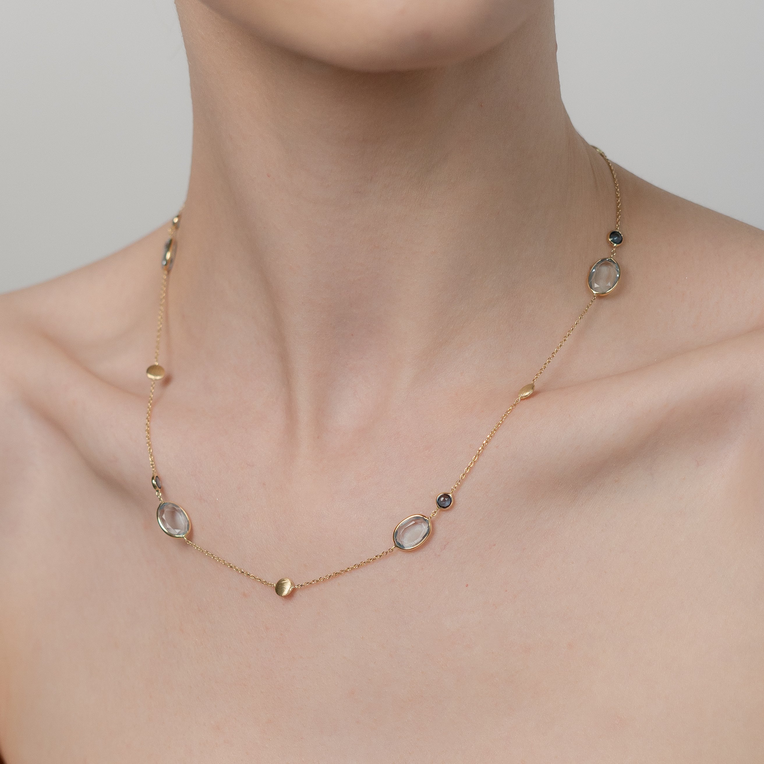 Leuchtende Aquamarin Halskette mit London Blue Topas