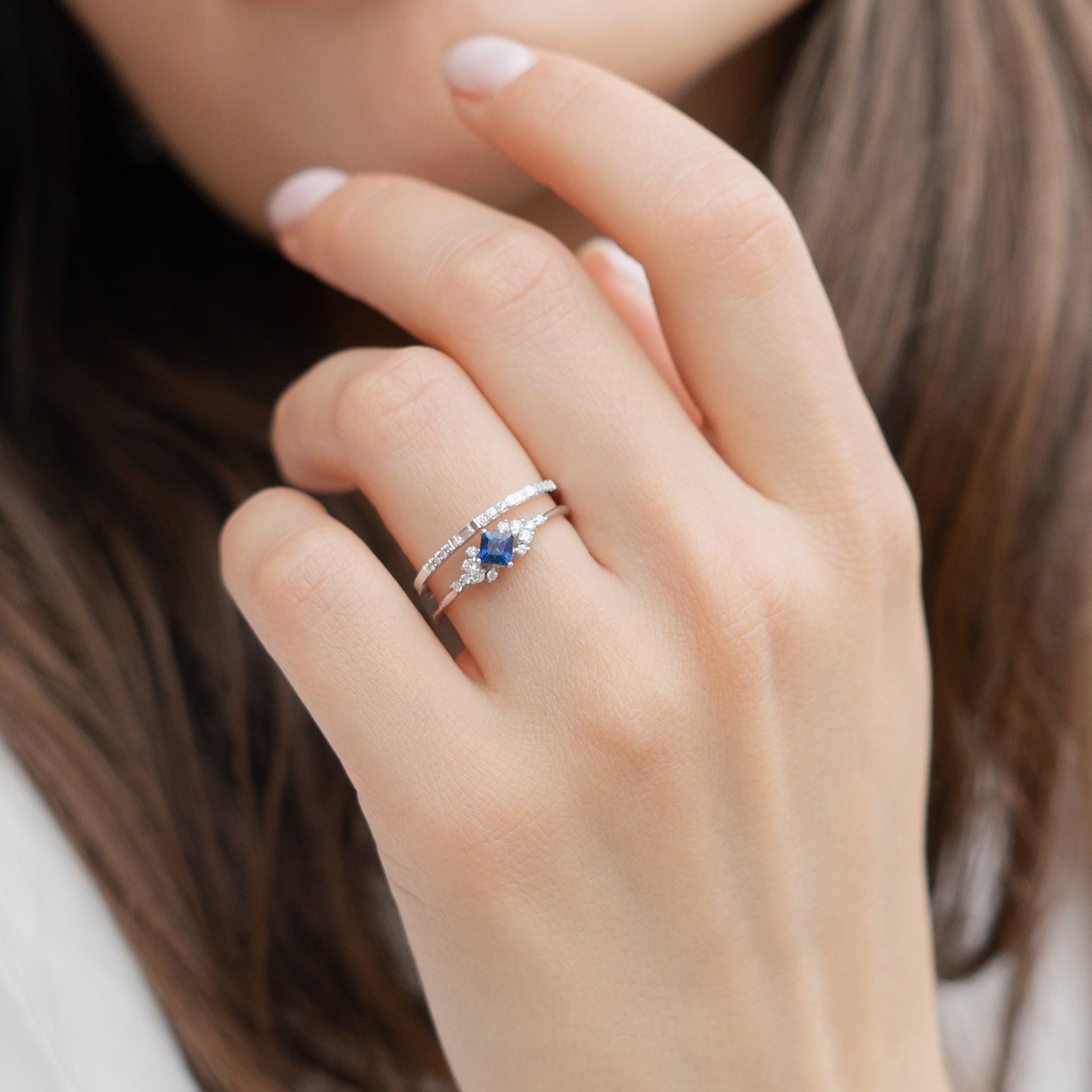 Blue Sapphire Cluster Ring With Diamond