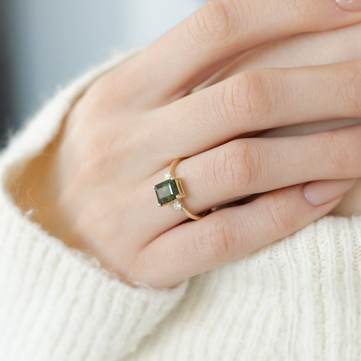Smaragdschliff Moldavit Verlobungsring mit Diamanten