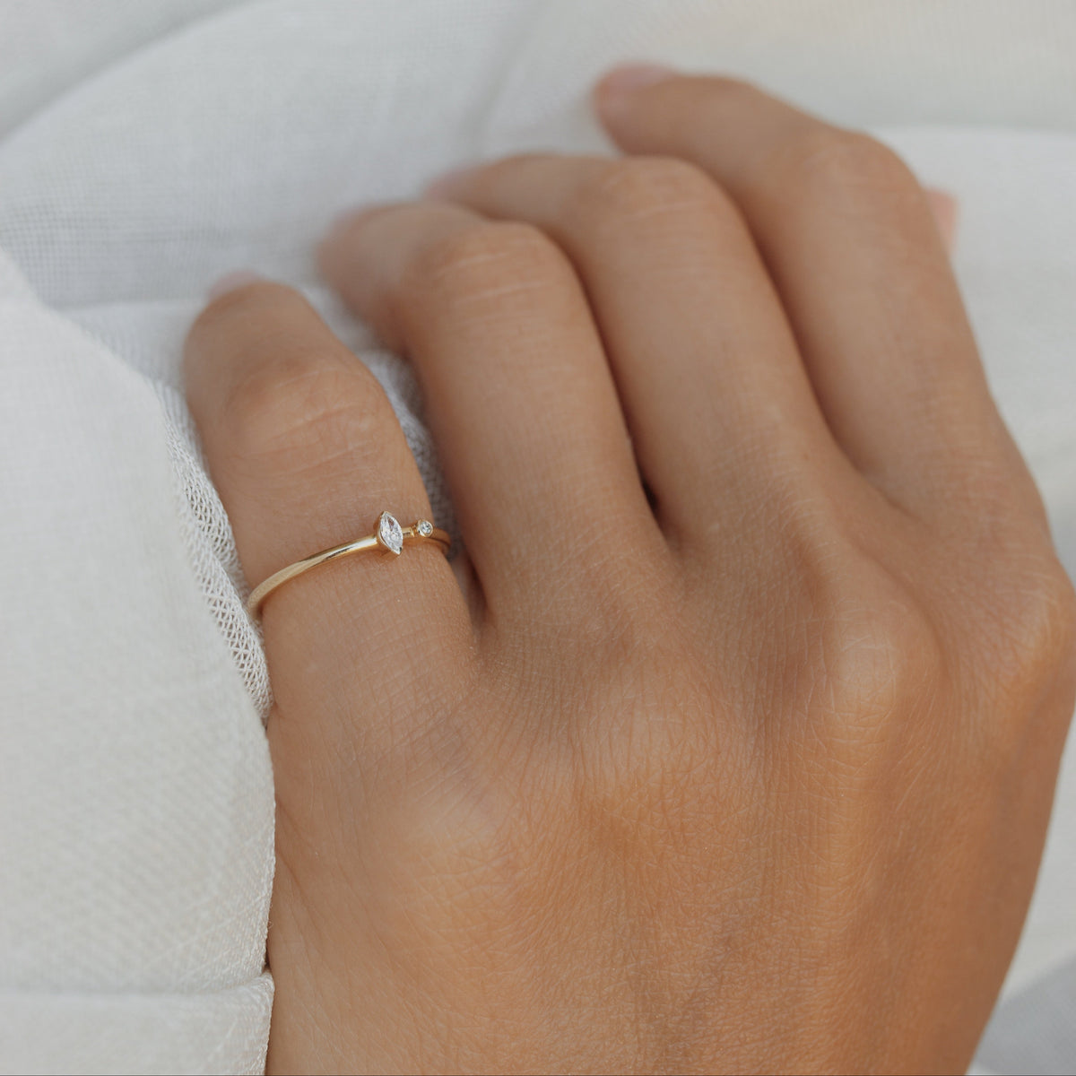 Marquise Round Diamond Stackable Ring Orizzo fine jewelry