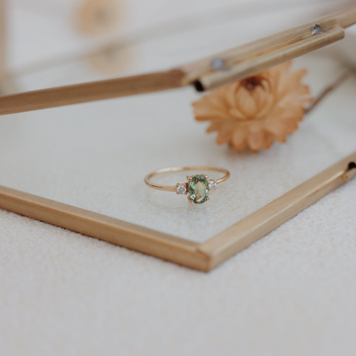 Oval Green Sapphire Engagement Ring With Diamond Orizzo fine jewelry