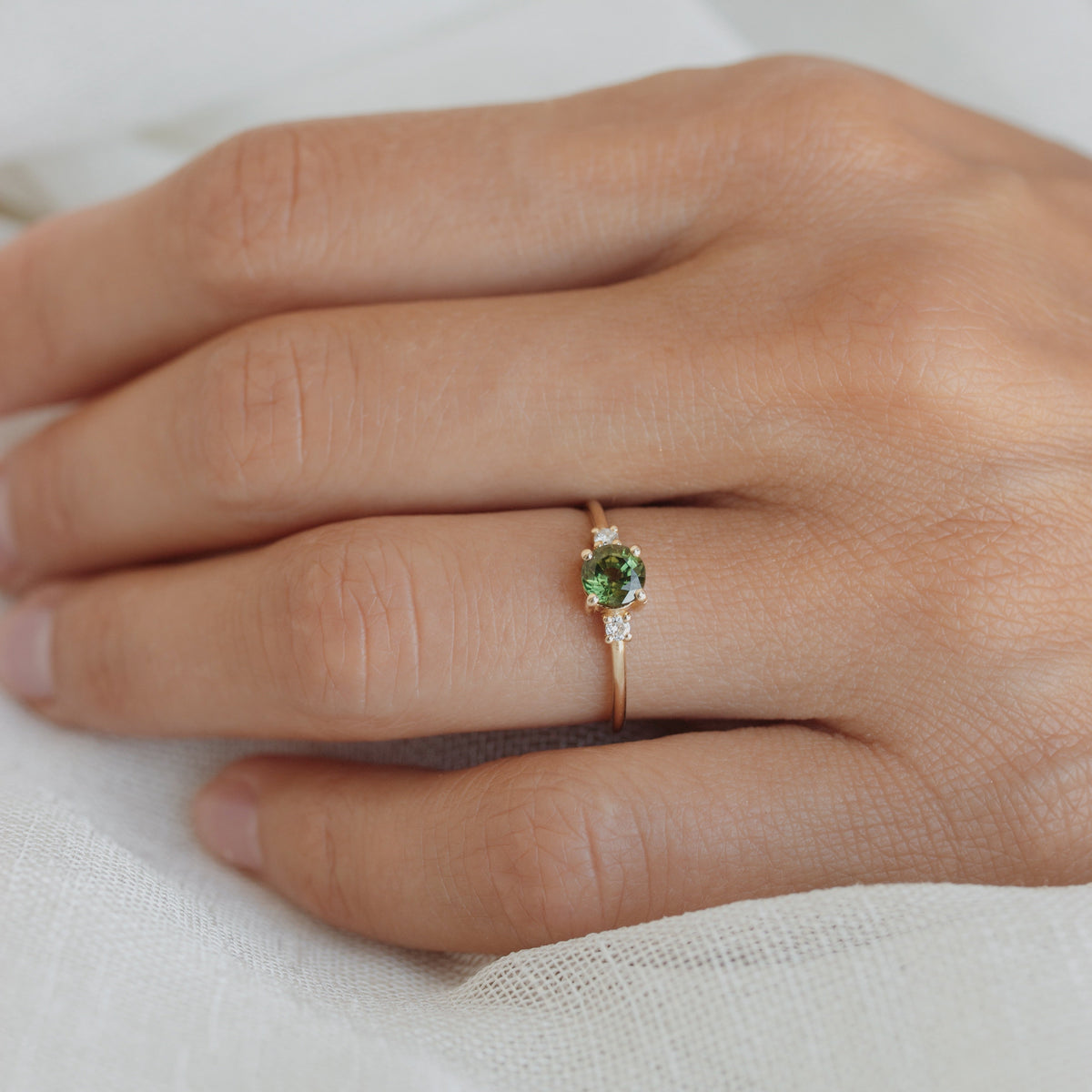 Green Sapphire Engagement Ring With Diamond Orizzo fine jewelry