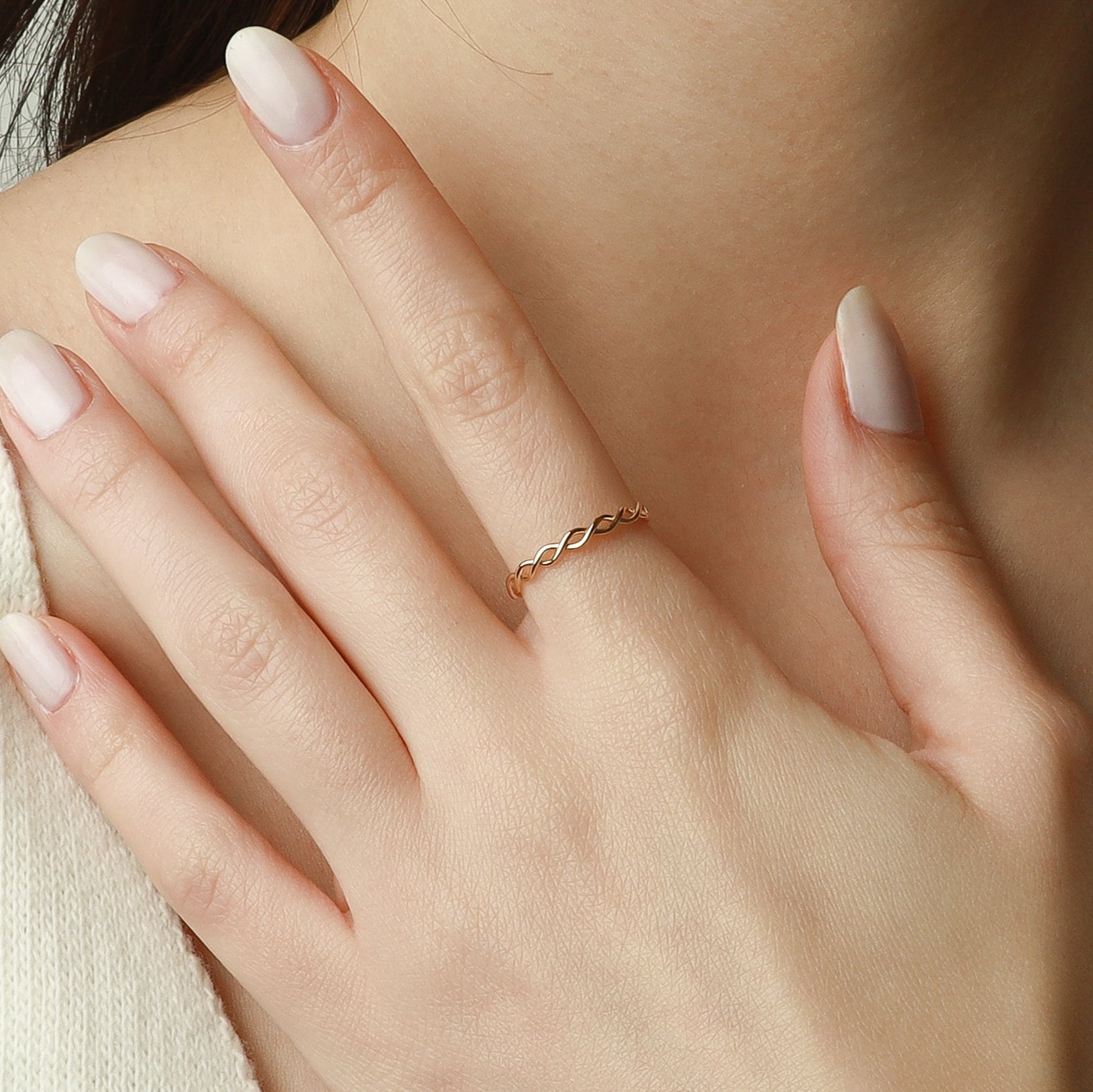 Propletený prsten ze 14karátového zlato