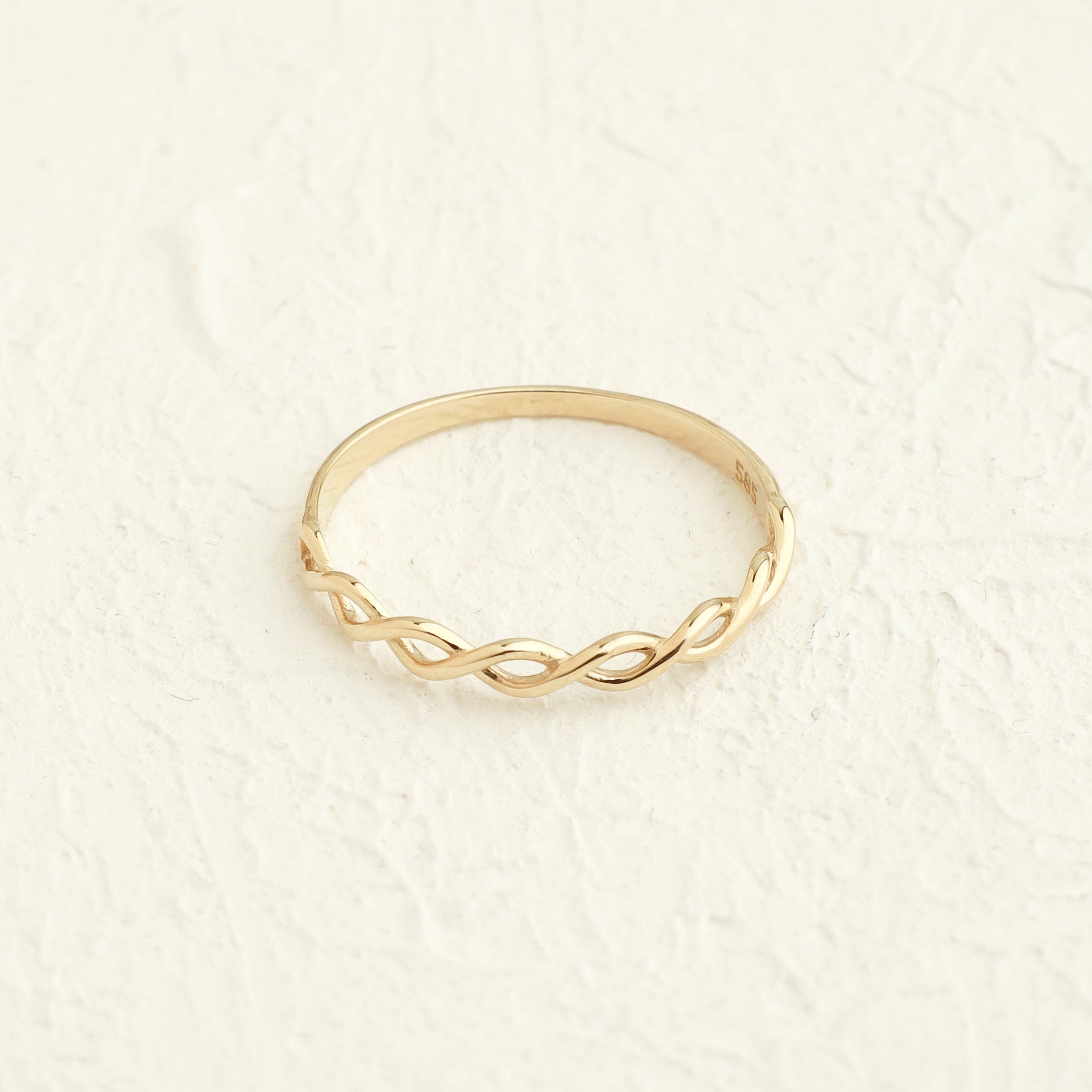 Geflochtener Ring aus 14 karätigem Gold