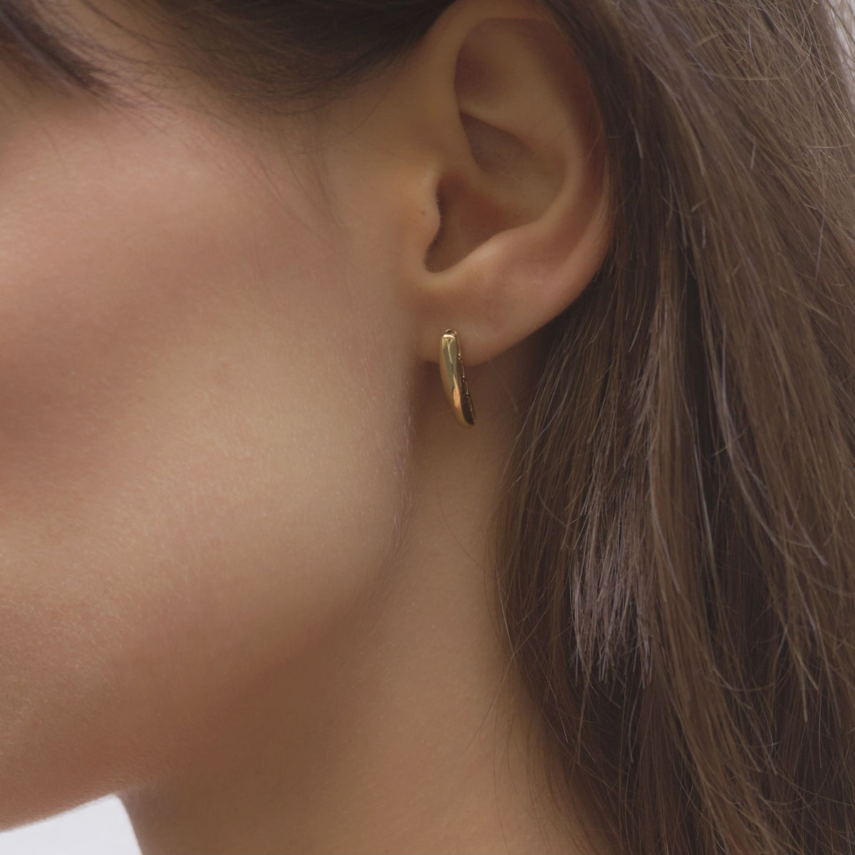 Curved Bar Stud Earrings