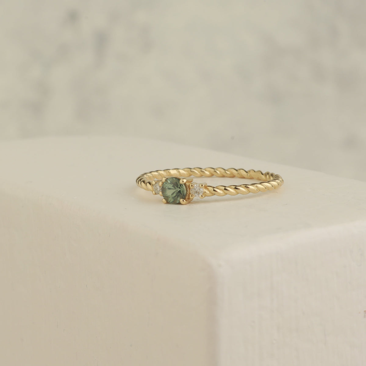 Twisted Band Green Sapphire Engagement Ring With Diamond Orizzo fine jewelry