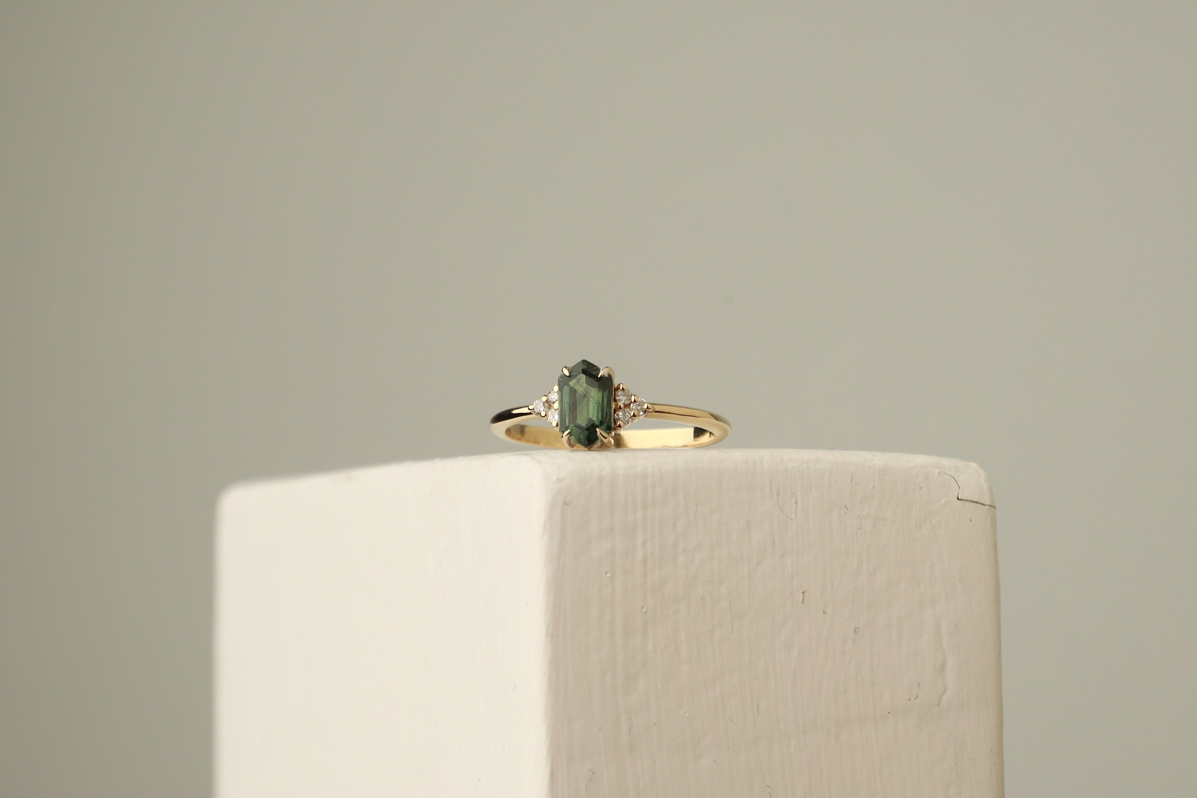 Art Deco Hexagon Green Sapphire Diamond Ring With Diamond Orizzo fine jewelry