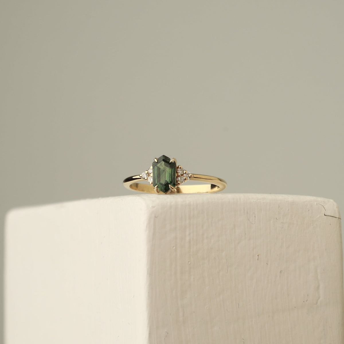 Art Deco Hexagon Green Sapphire Diamond Ring With Diamond Orizzo fine jewelry