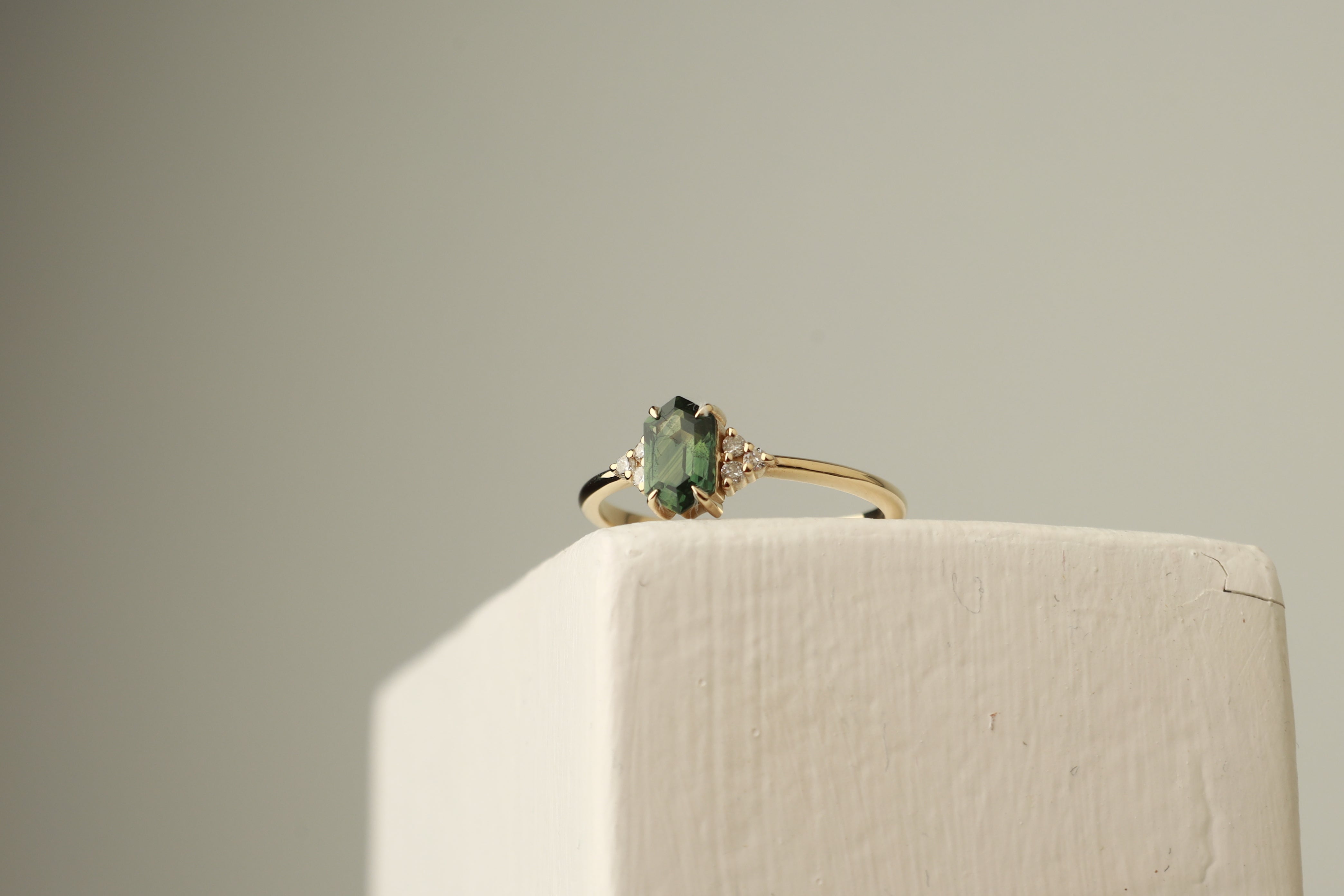 Art Deco Hexagon Green Sapphire Diamond Ring With Diamond Orizzo fine jewelry