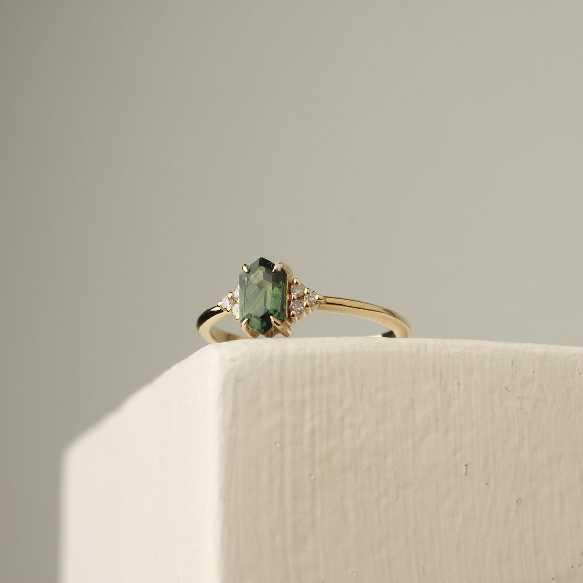 Art Deco Hexagon Green Sapphire Diamond Ring With Diamond Orizzo fine jewelry