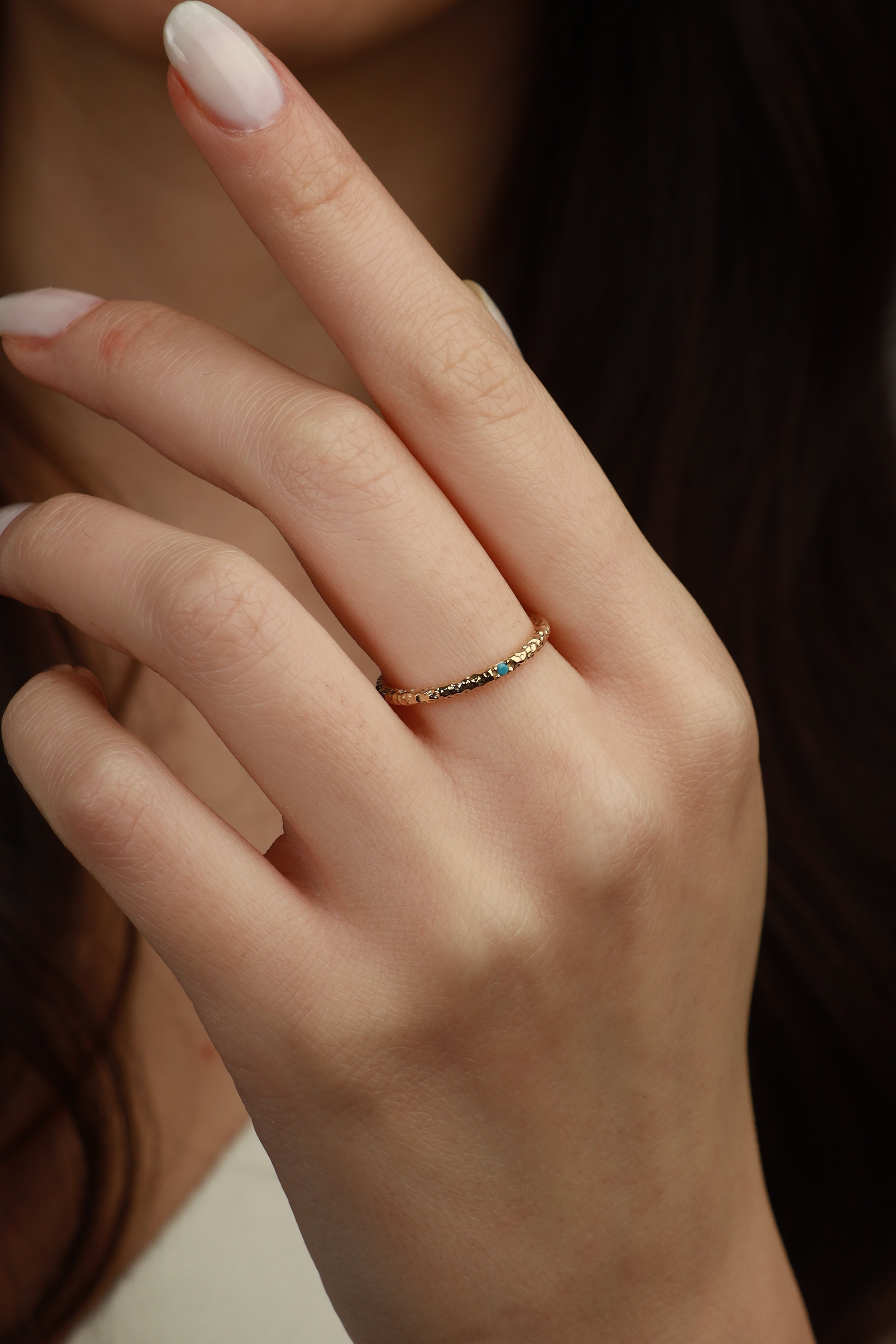Gehämmerter Goldring mit Türkis aus 14 Karat Gold
