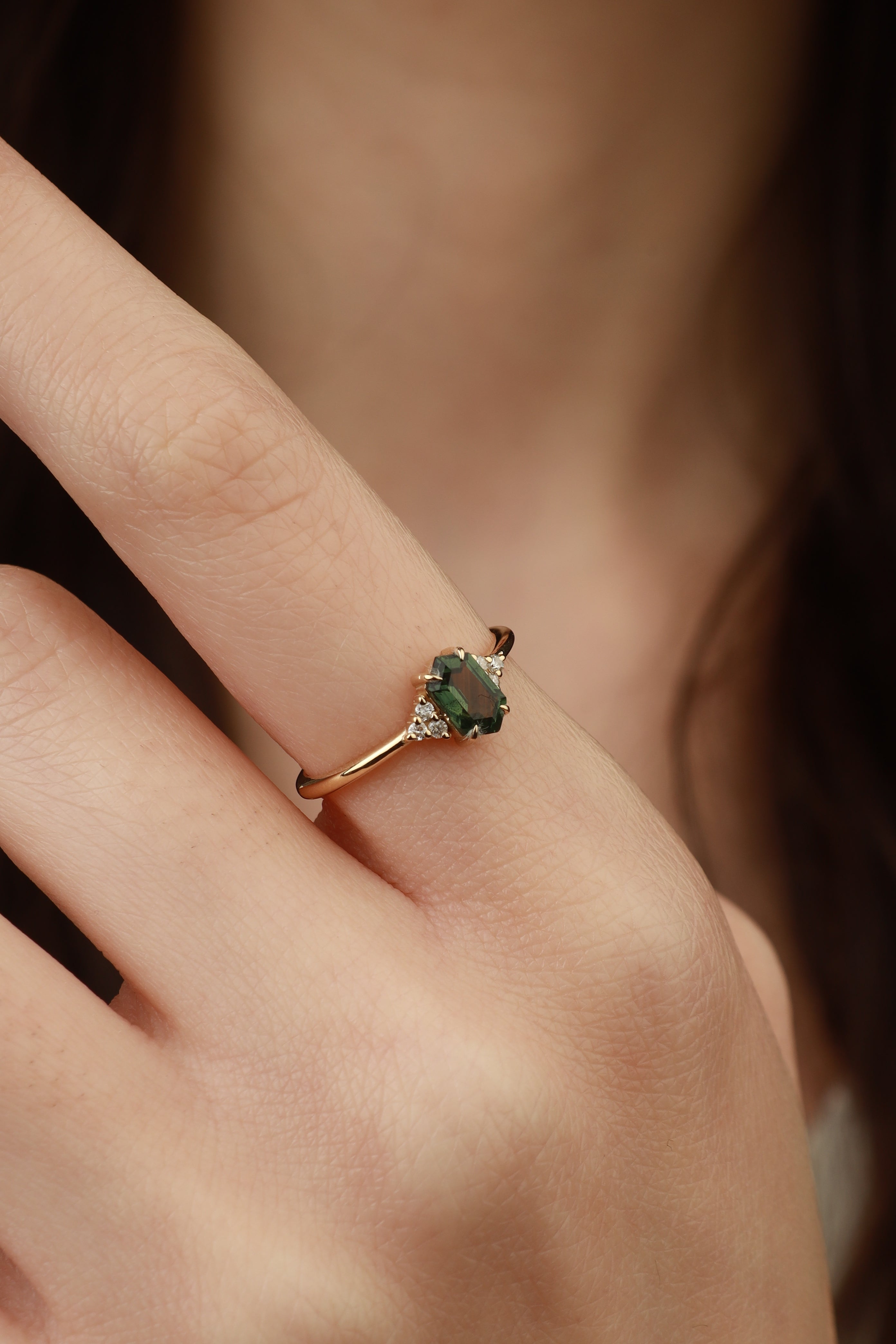 Art Deco Hexagon Green Sapphire Diamond Ring With Diamond Orizzo fine jewelry