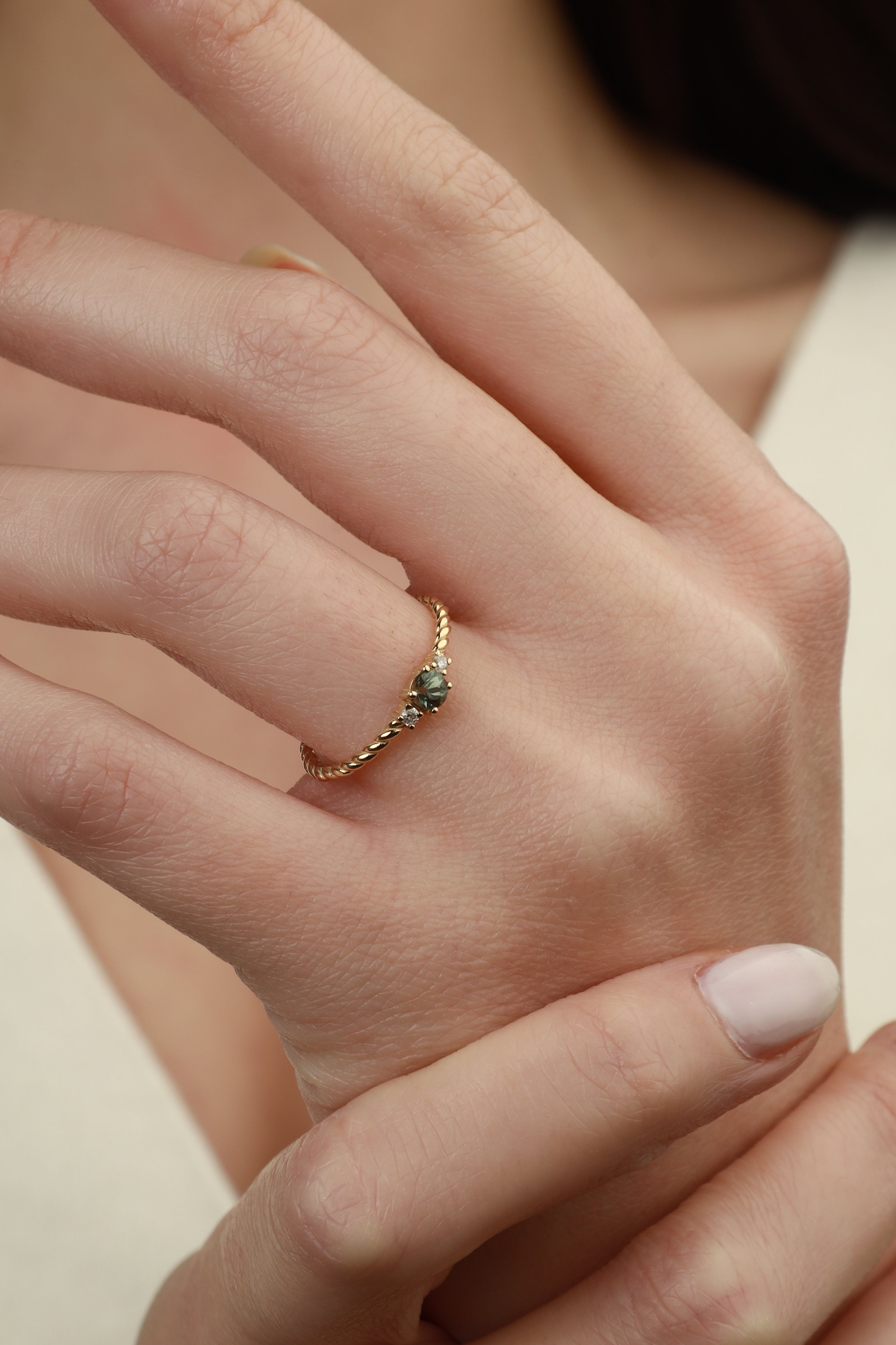 Twisted Band Green Sapphire Engagement Ring With Diamond Orizzo fine jewelry