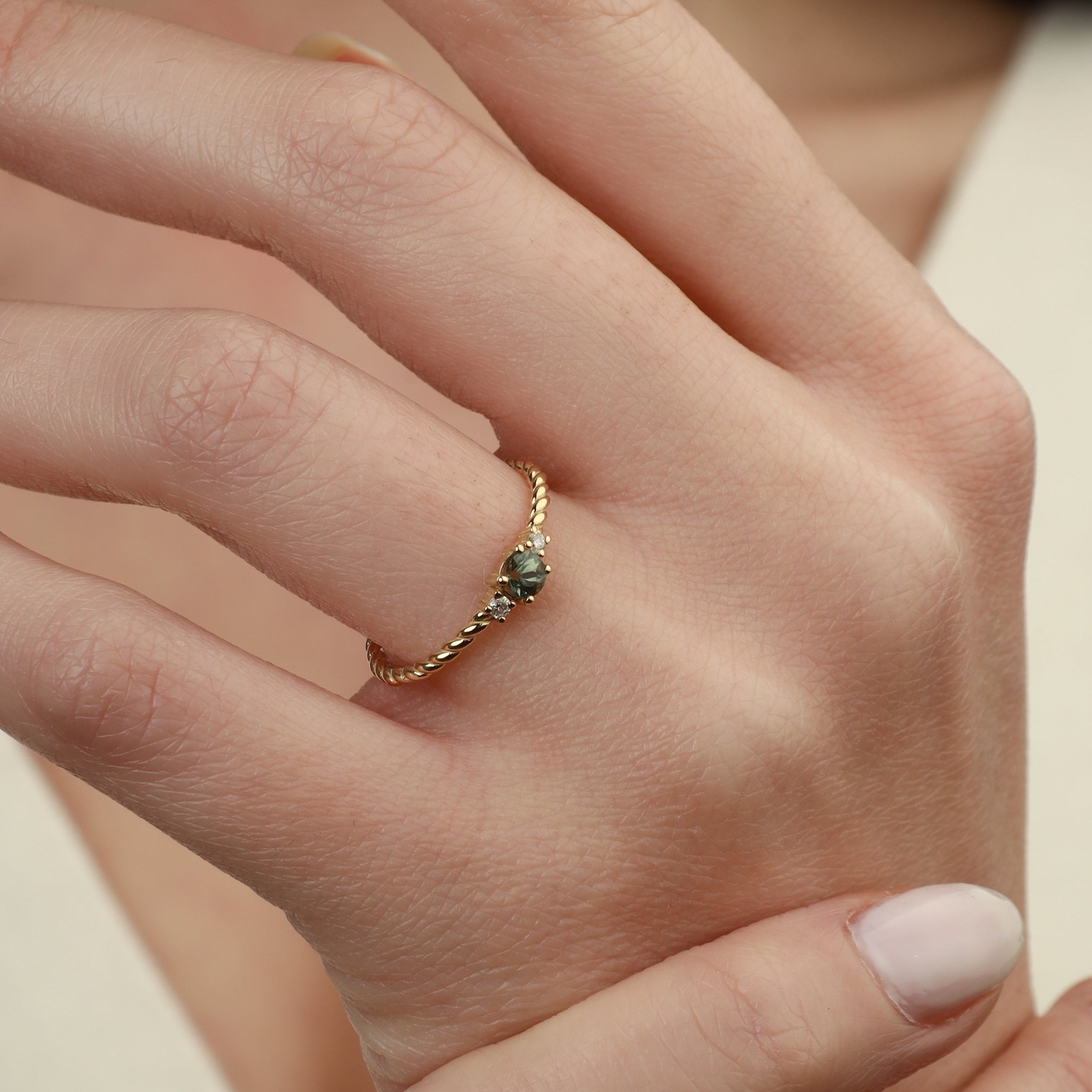 Twisted Band Green Sapphire Engagement Ring With Diamond Orizzo fine jewelry